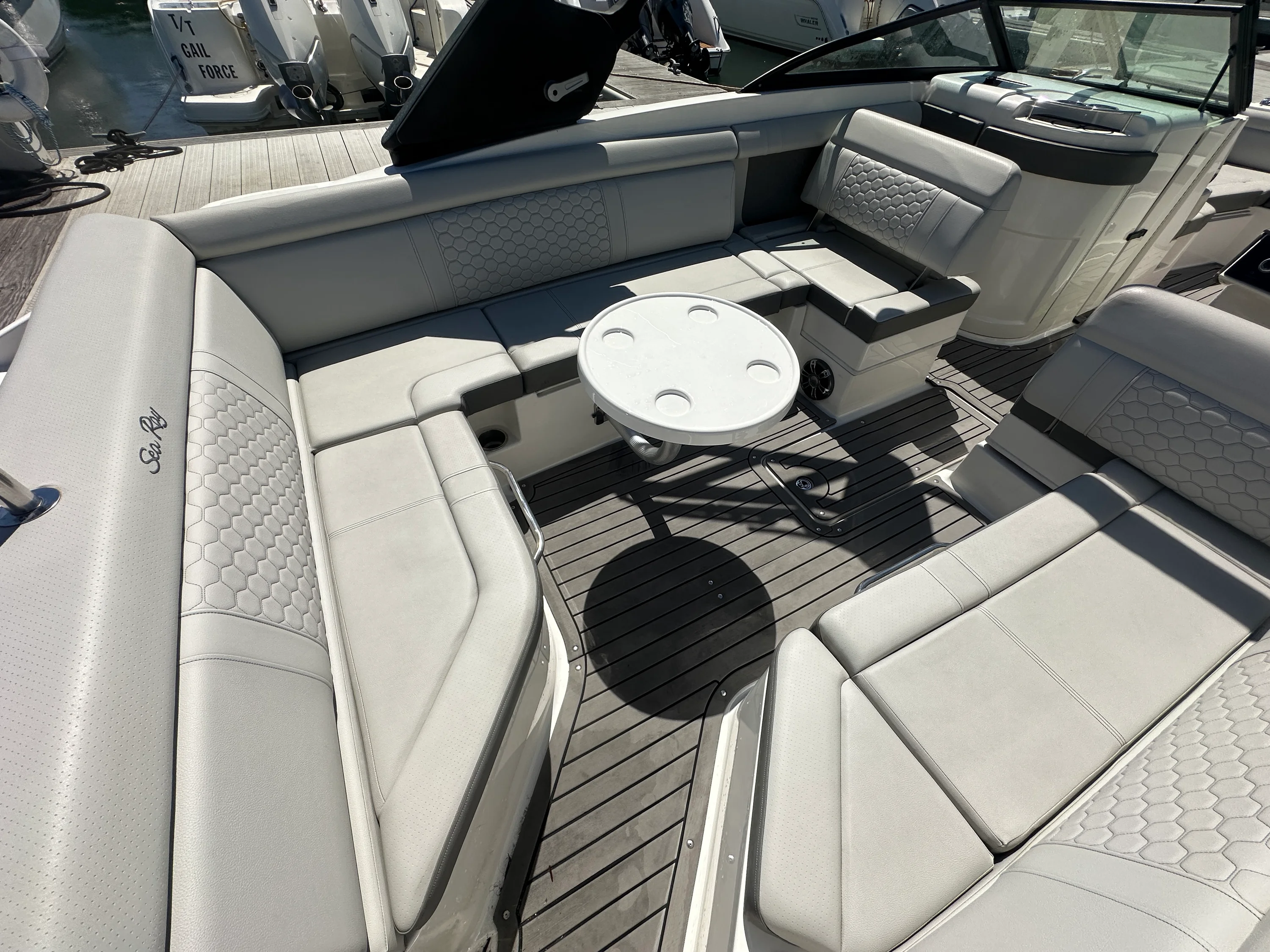 2022 Sea Ray SDX 270 OB Image Thumbnail #6