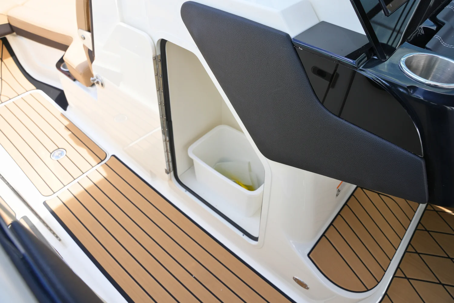 2026 Sea Ray SLX 280 Image Thumbnail #38