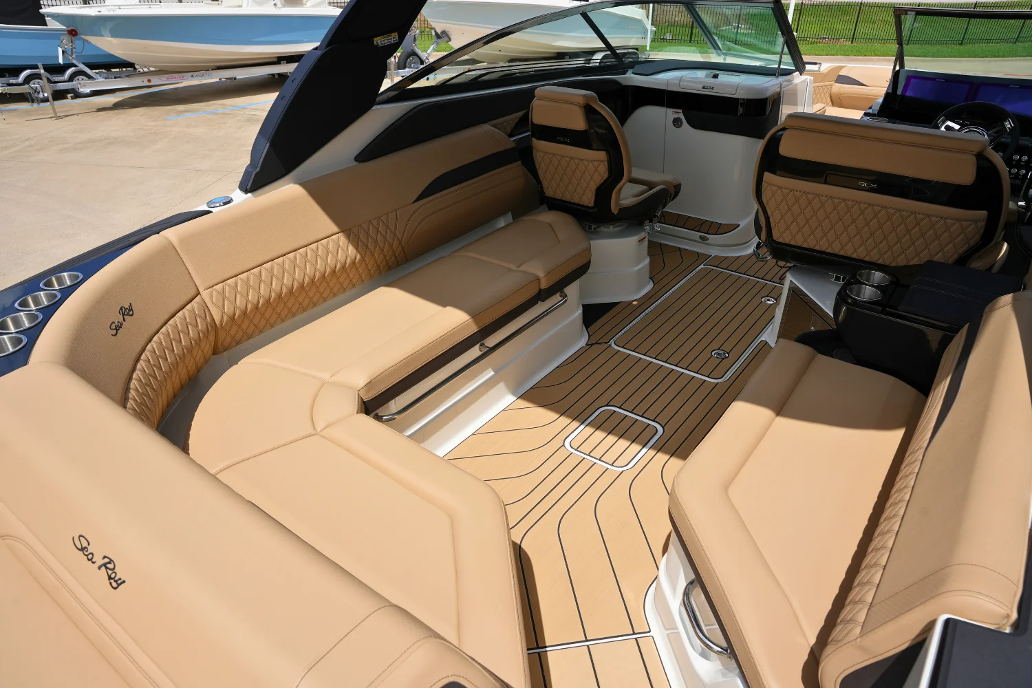 2026 Sea Ray SLX 280 Image Thumbnail #11