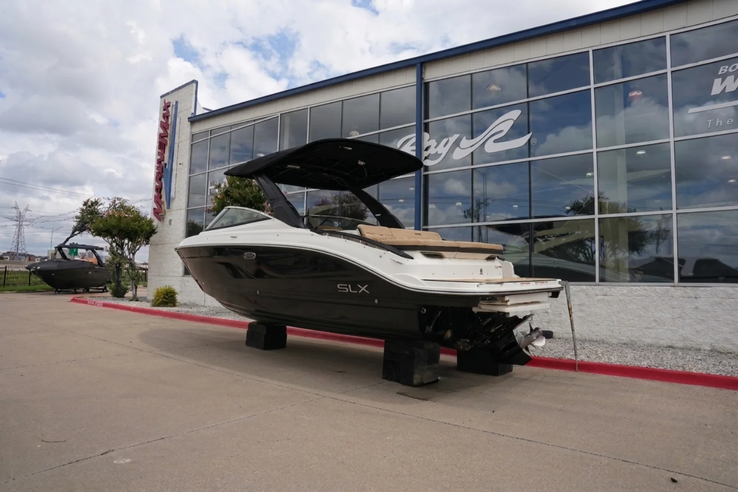 2026 Sea Ray SLX 280 Image Thumbnail #2