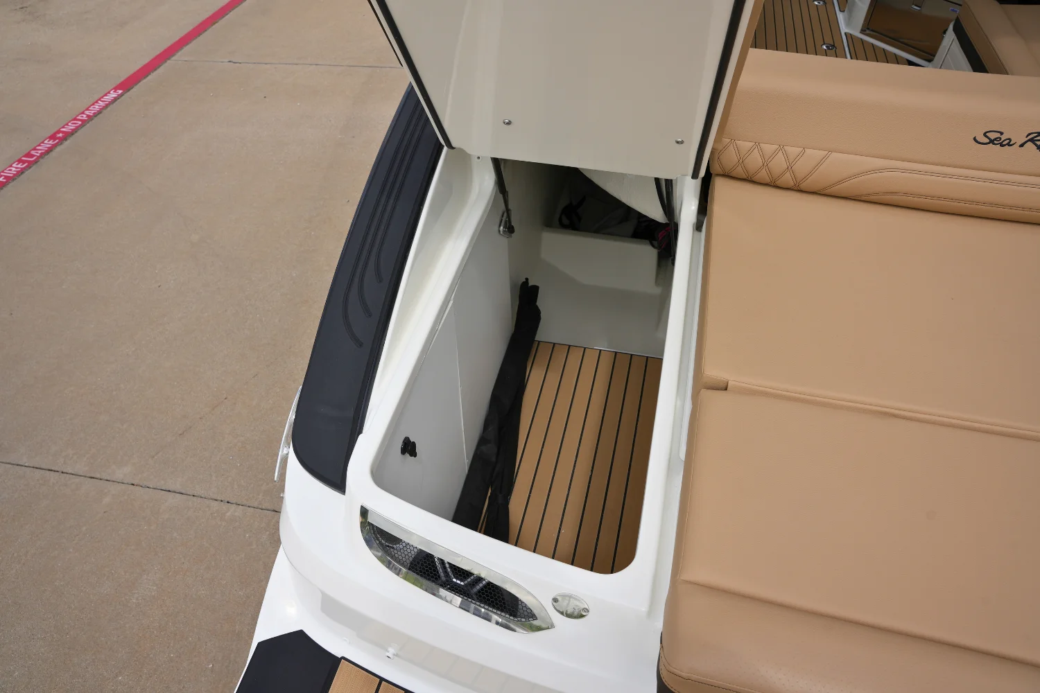 2026 Sea Ray SLX 280 Image Thumbnail #9