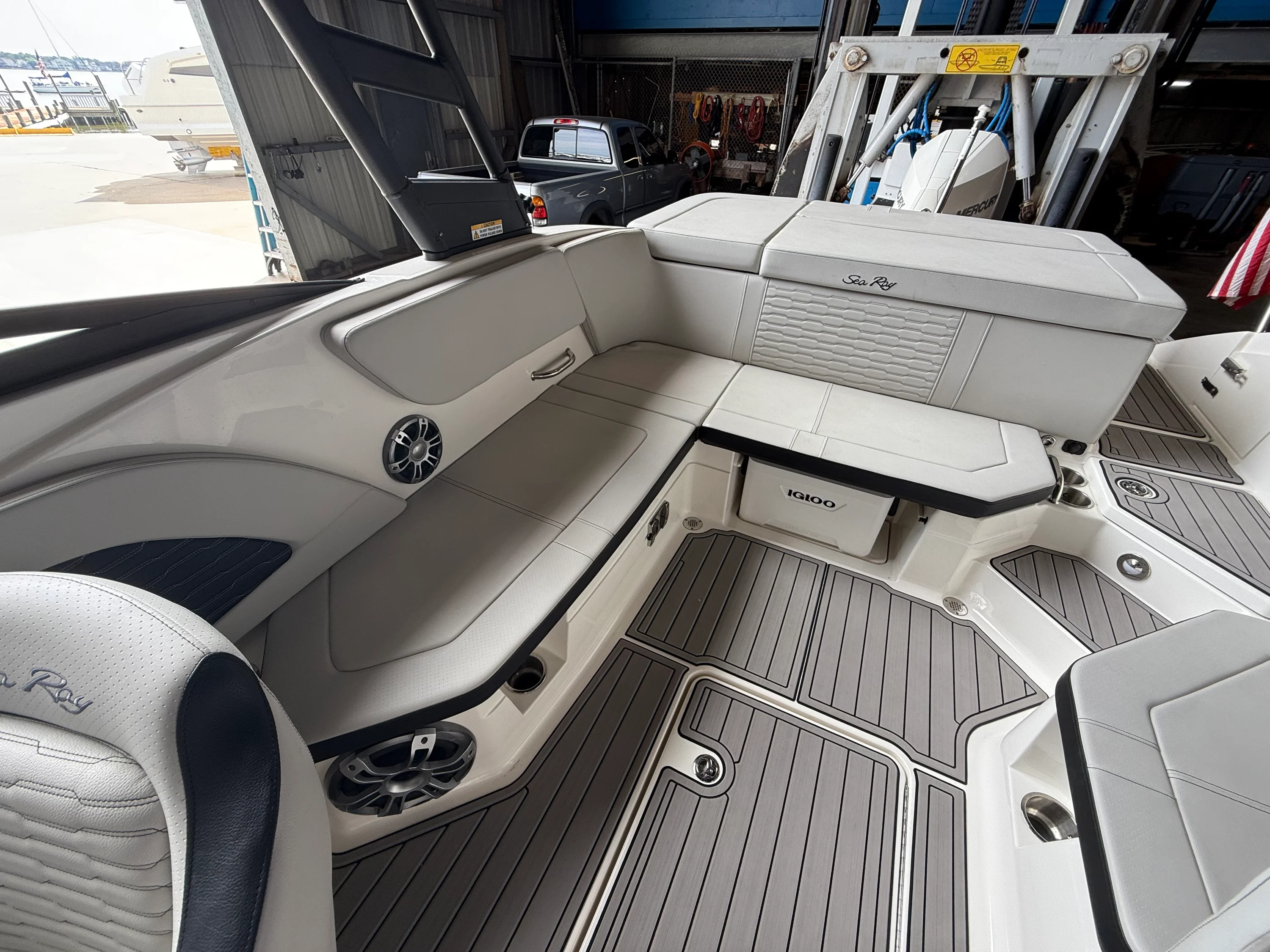 2023 Sea Ray 23 SPX OB Image Thumbnail #17