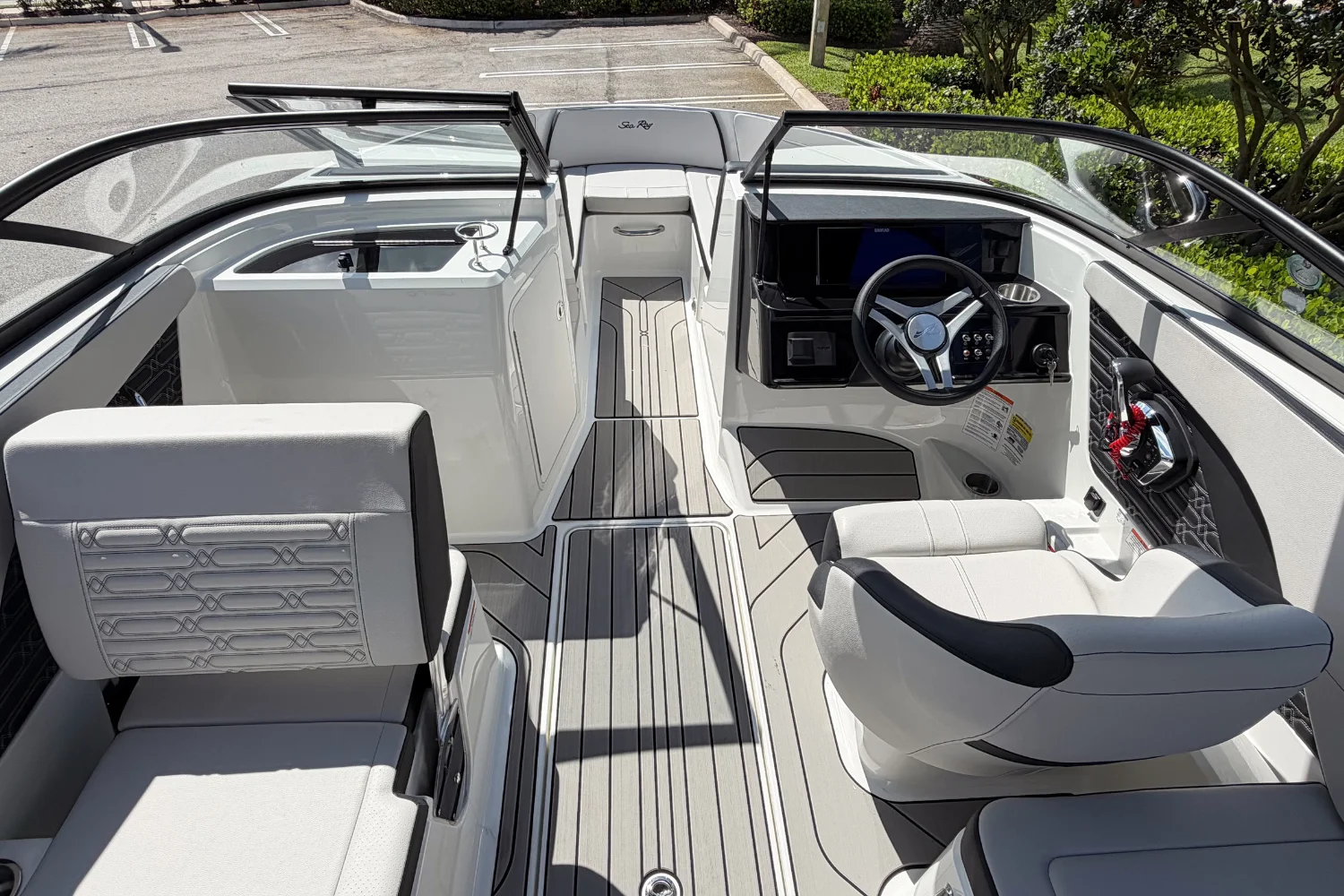 2026 Sea Ray SPX 210 Outboard Image Thumbnail #14