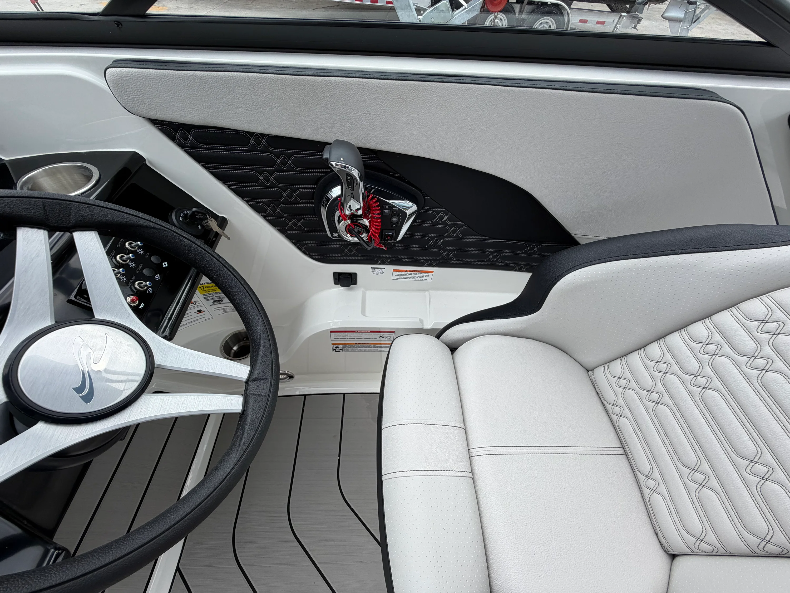 2026 Sea Ray SPX 210 Outboard Image Thumbnail #17