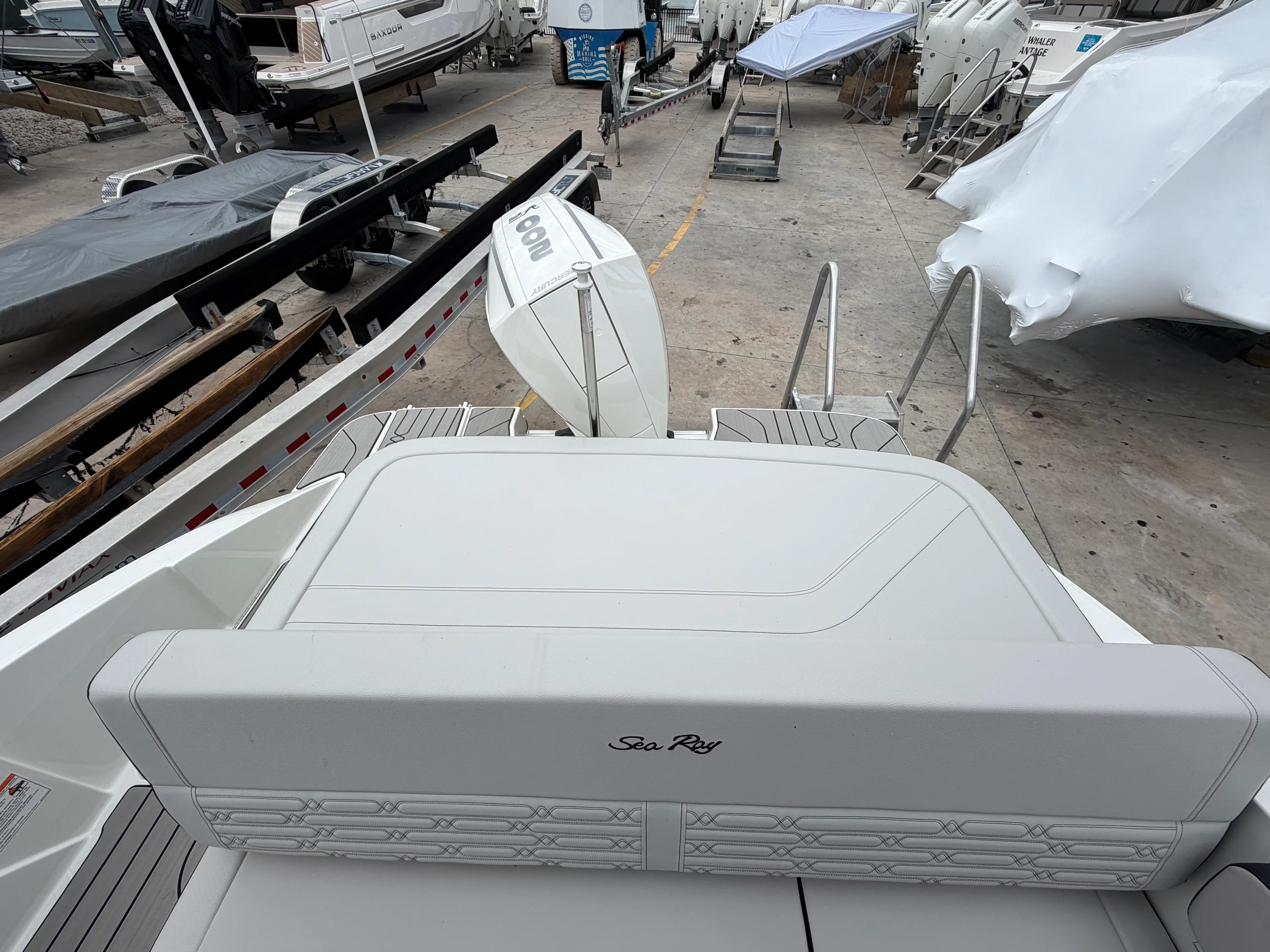 2026 Sea Ray SPX 210 Outboard Image Thumbnail #11