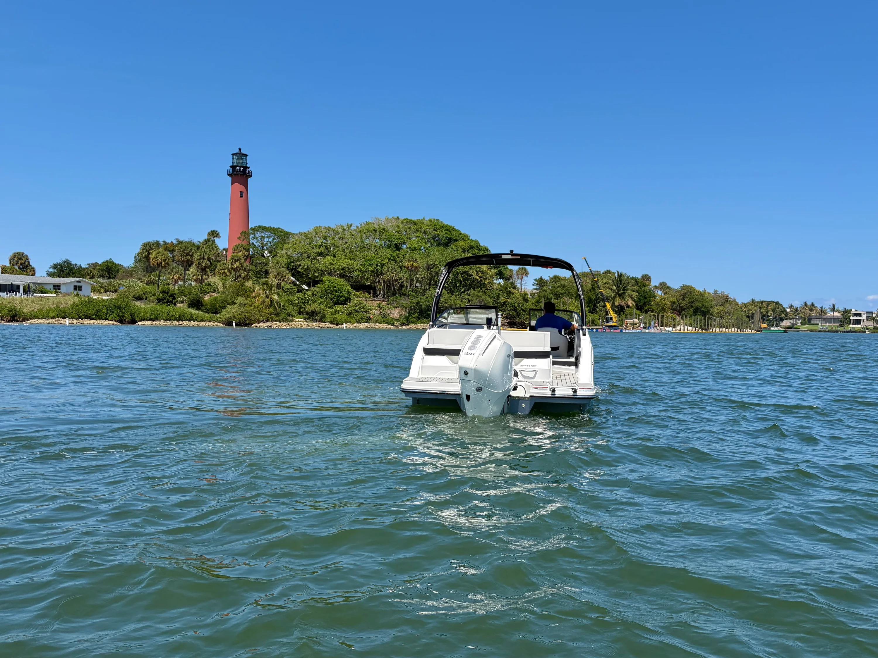2026 Sea Ray SPX 210 Outboard Image Thumbnail #3