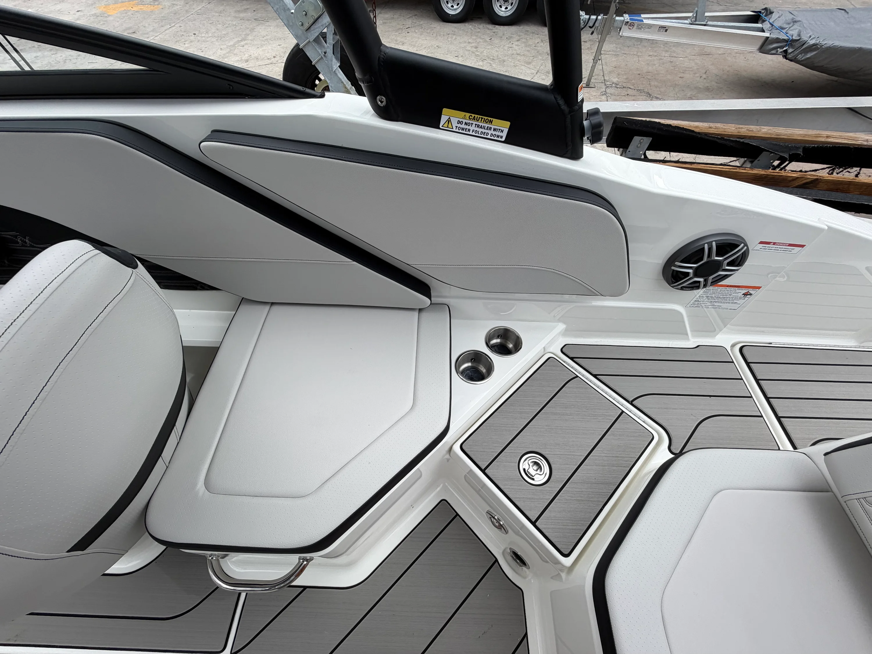 2026 Sea Ray SPX 210 Outboard Image Thumbnail #15