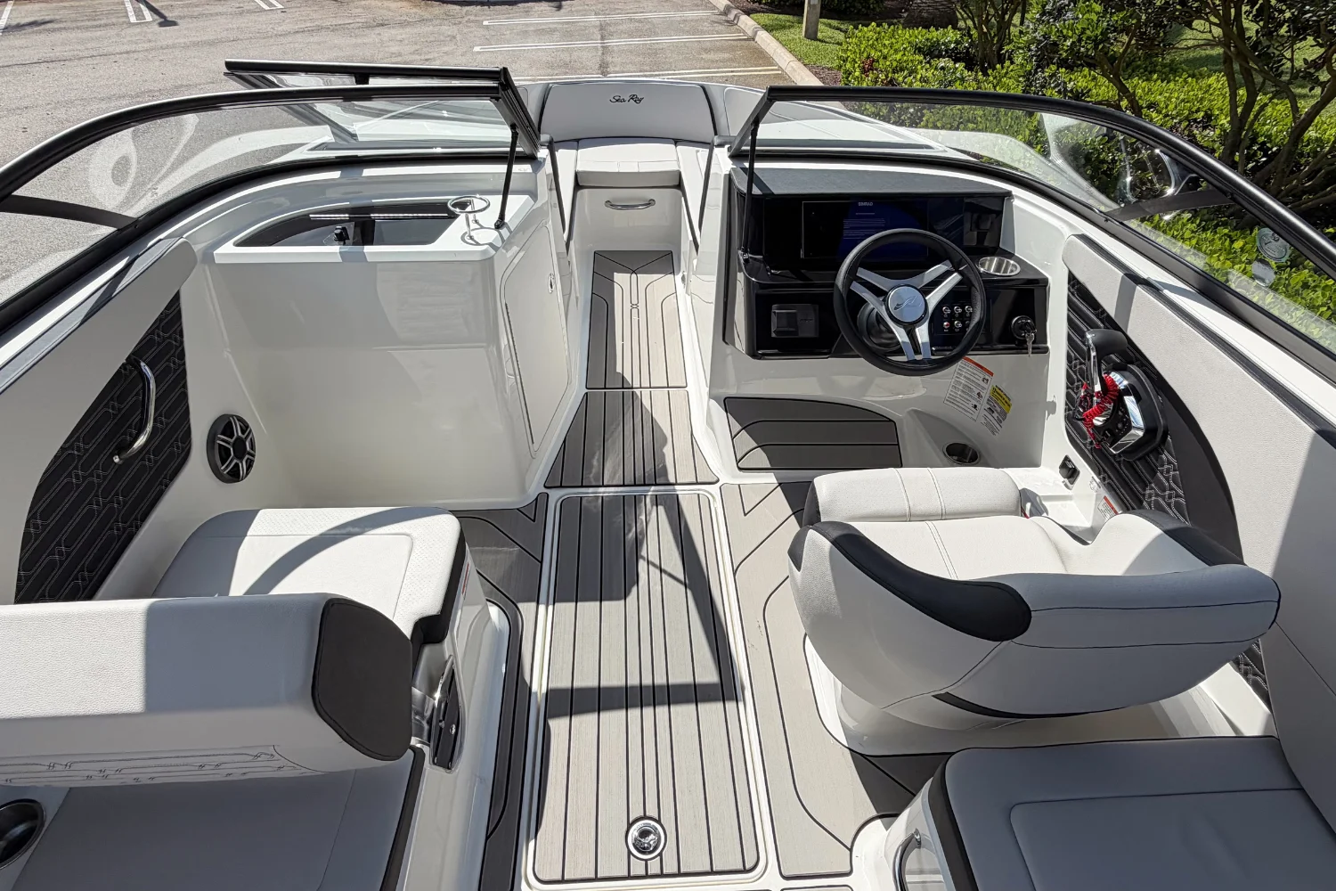 2026 Sea Ray SPX 210 Outboard Image Thumbnail #15