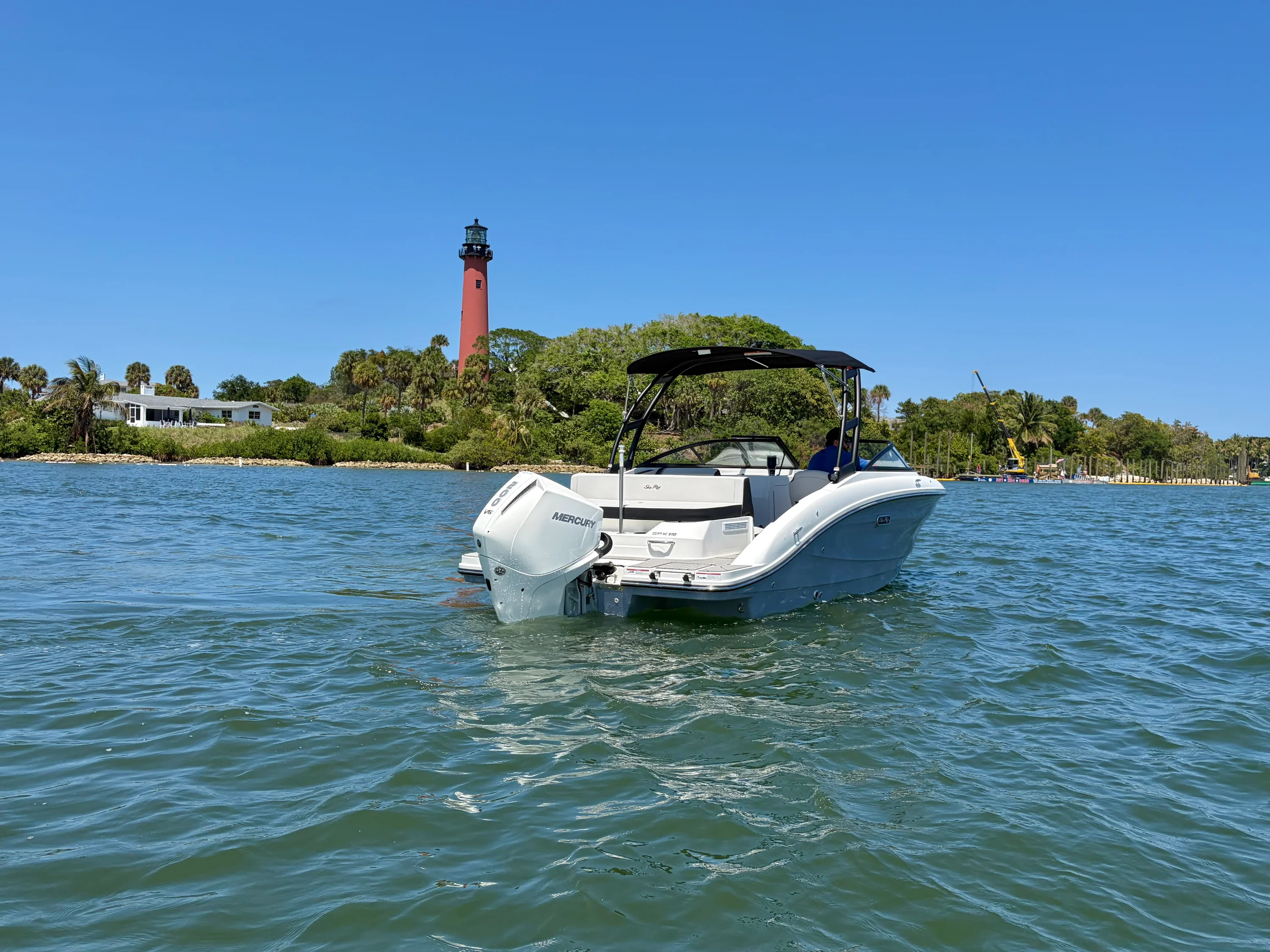 2026 Sea Ray SPX 210 Outboard Image Thumbnail #2