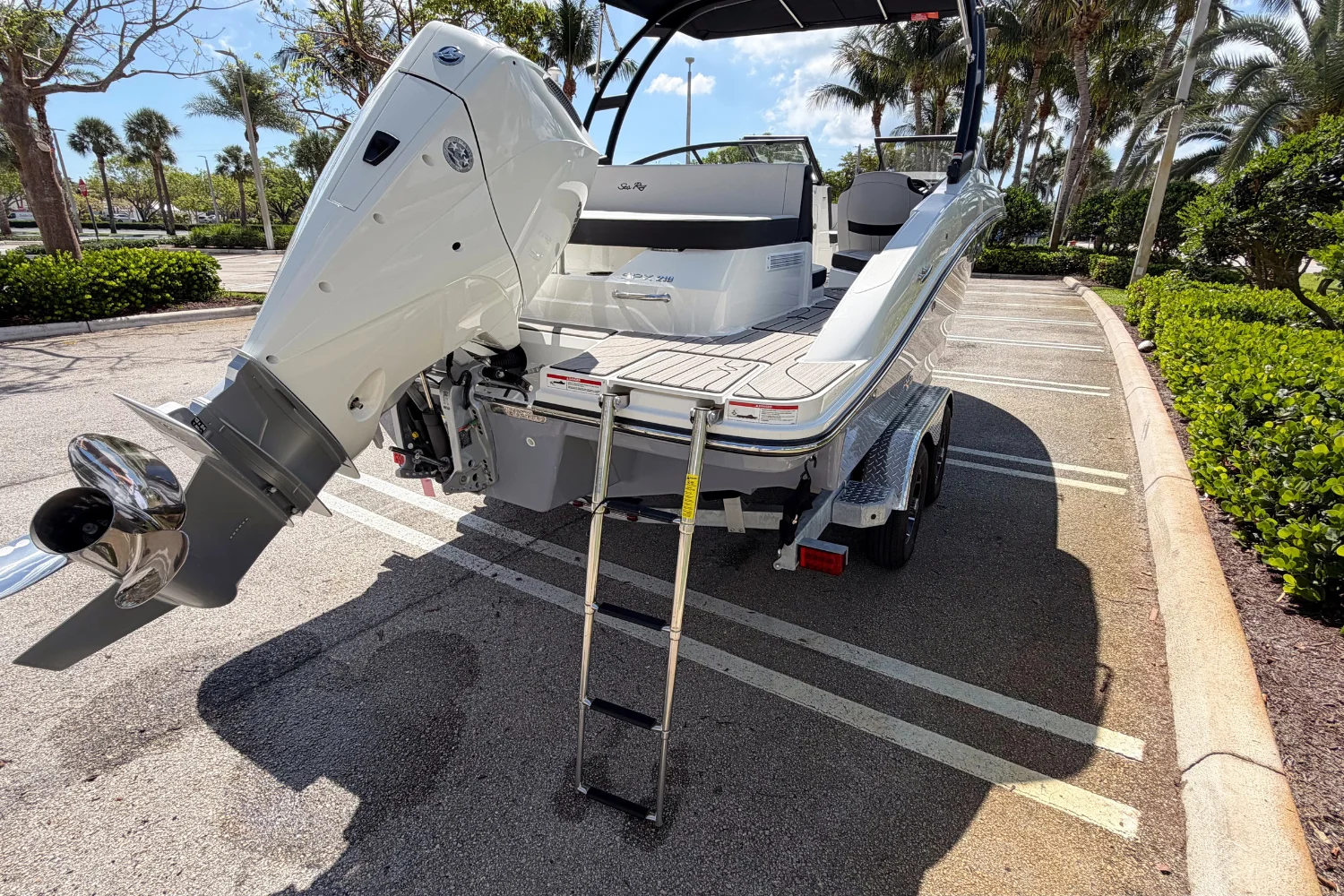 2026 Sea Ray SPX 210 Outboard Image Thumbnail #22