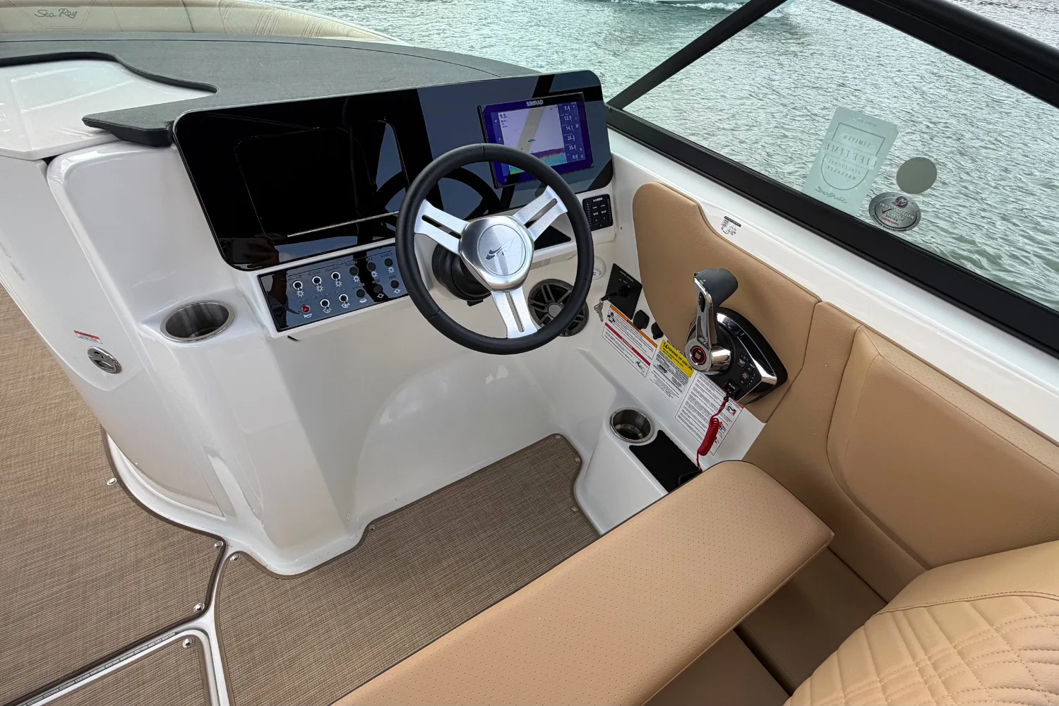2026 Sea Ray SDX 250 Outboard Image Thumbnail #5