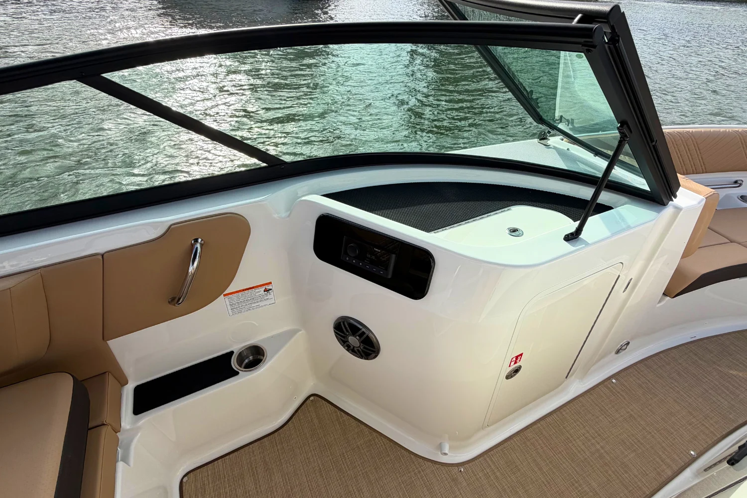 2026 Sea Ray SDX 250 Outboard Image Thumbnail #16