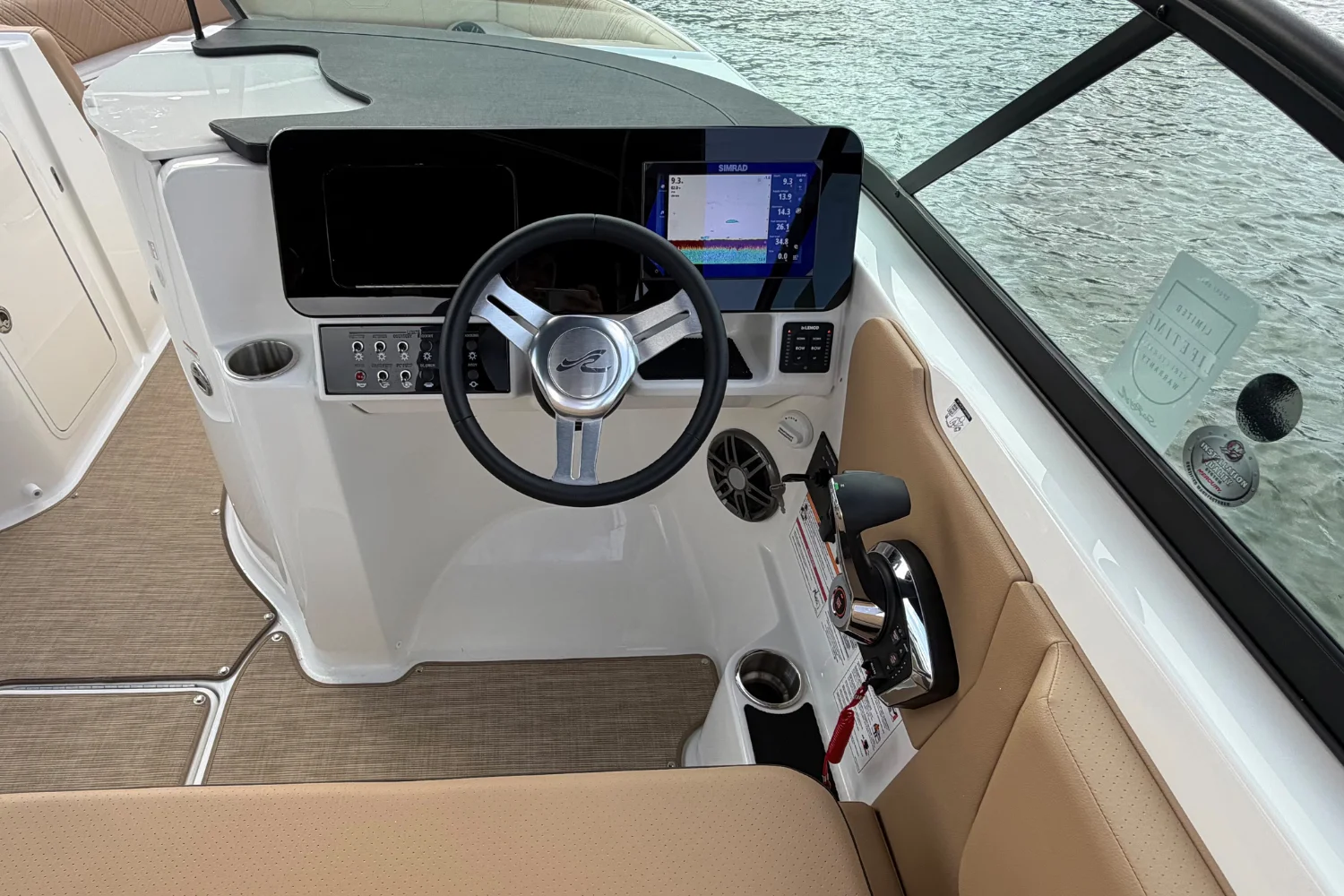 2026 Sea Ray SDX 250 Outboard Image Thumbnail #6