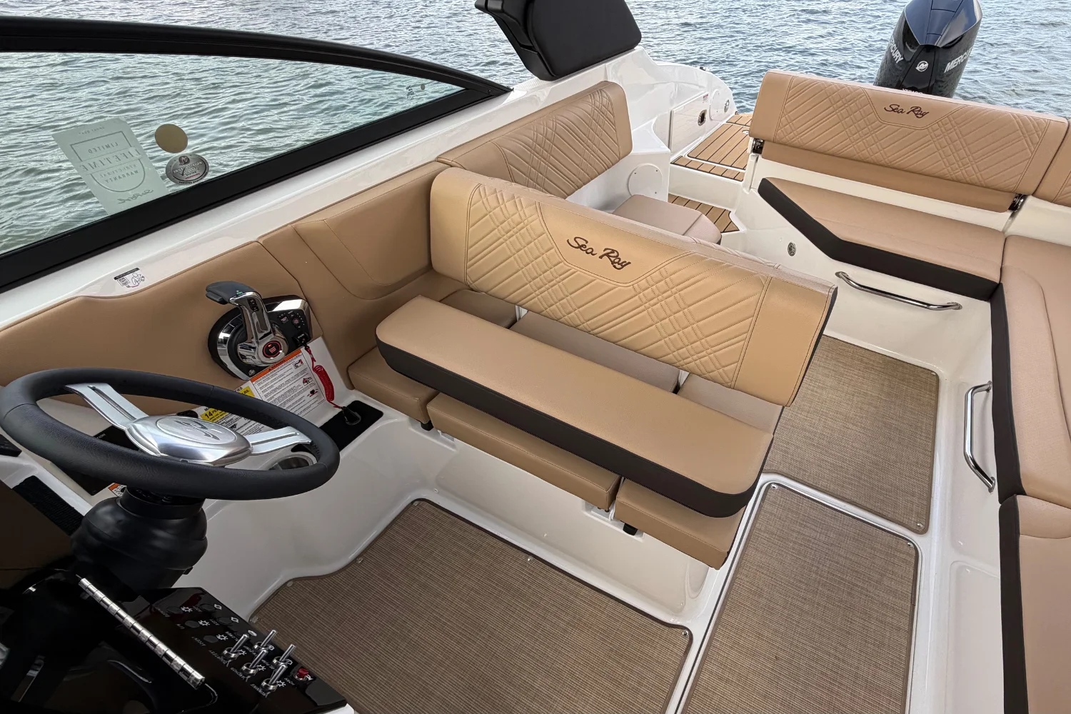 2026 Sea Ray SDX 250 Outboard Image Thumbnail #4