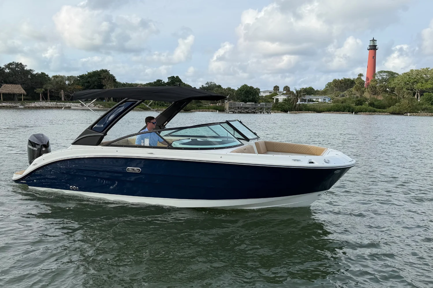 2026 Sea Ray SDX 250 Outboard Image Thumbnail #0