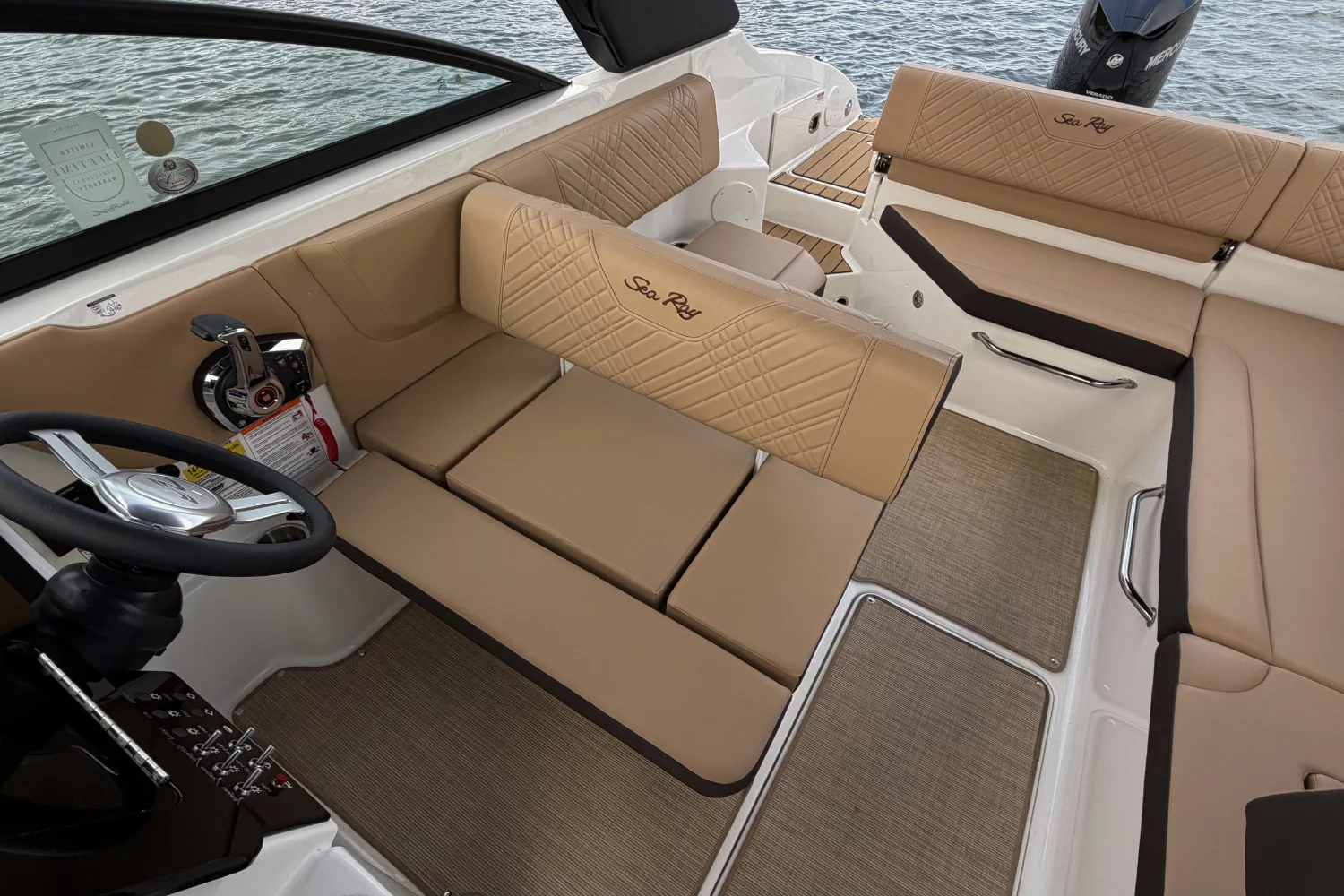 2026 Sea Ray SDX 250 Outboard Image Thumbnail #3