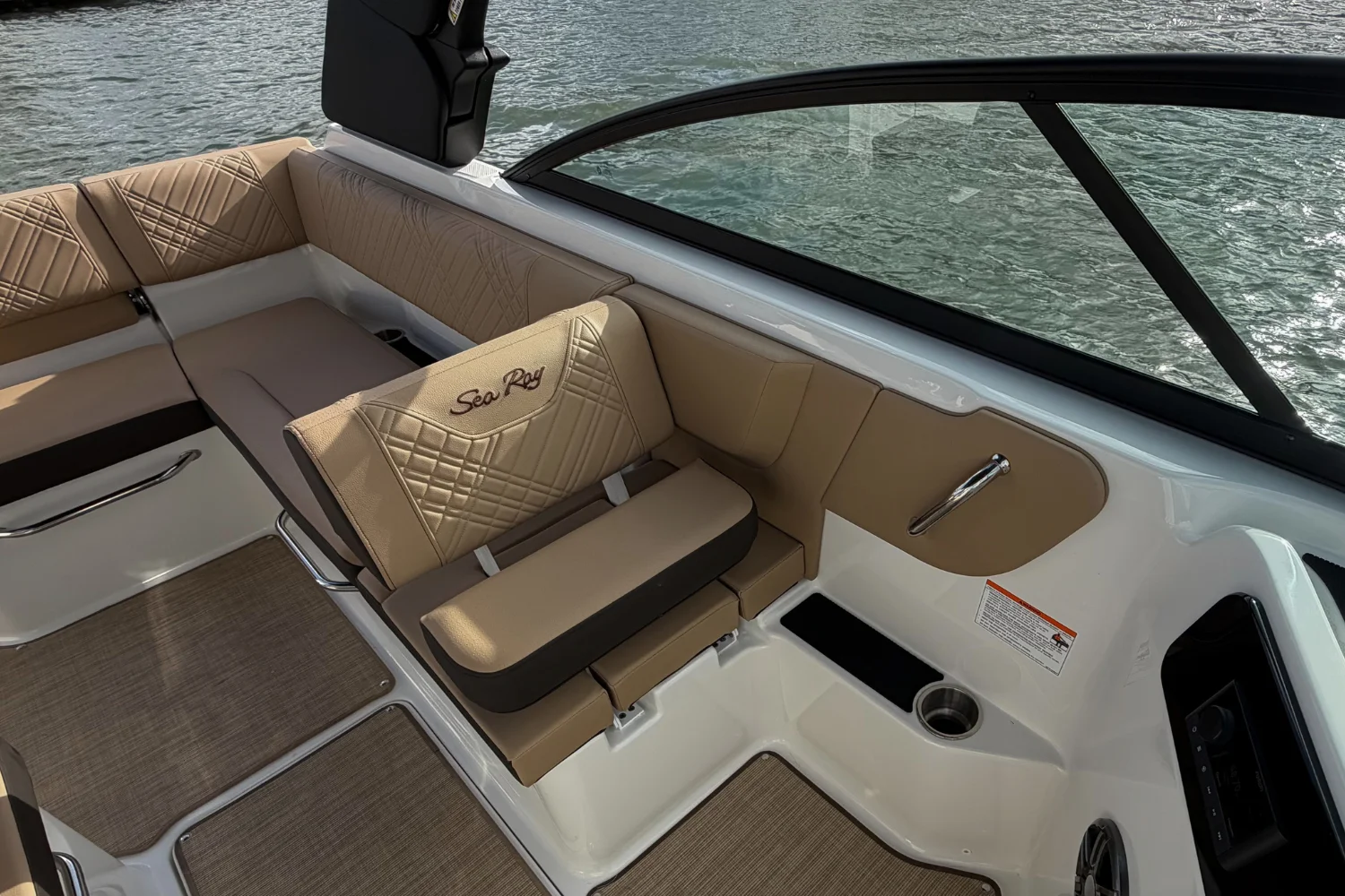 2026 Sea Ray SDX 250 Outboard Image Thumbnail #15