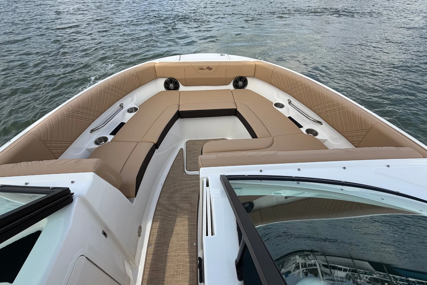 2026 Sea Ray SDX 250 Outboard Image Thumbnail #10