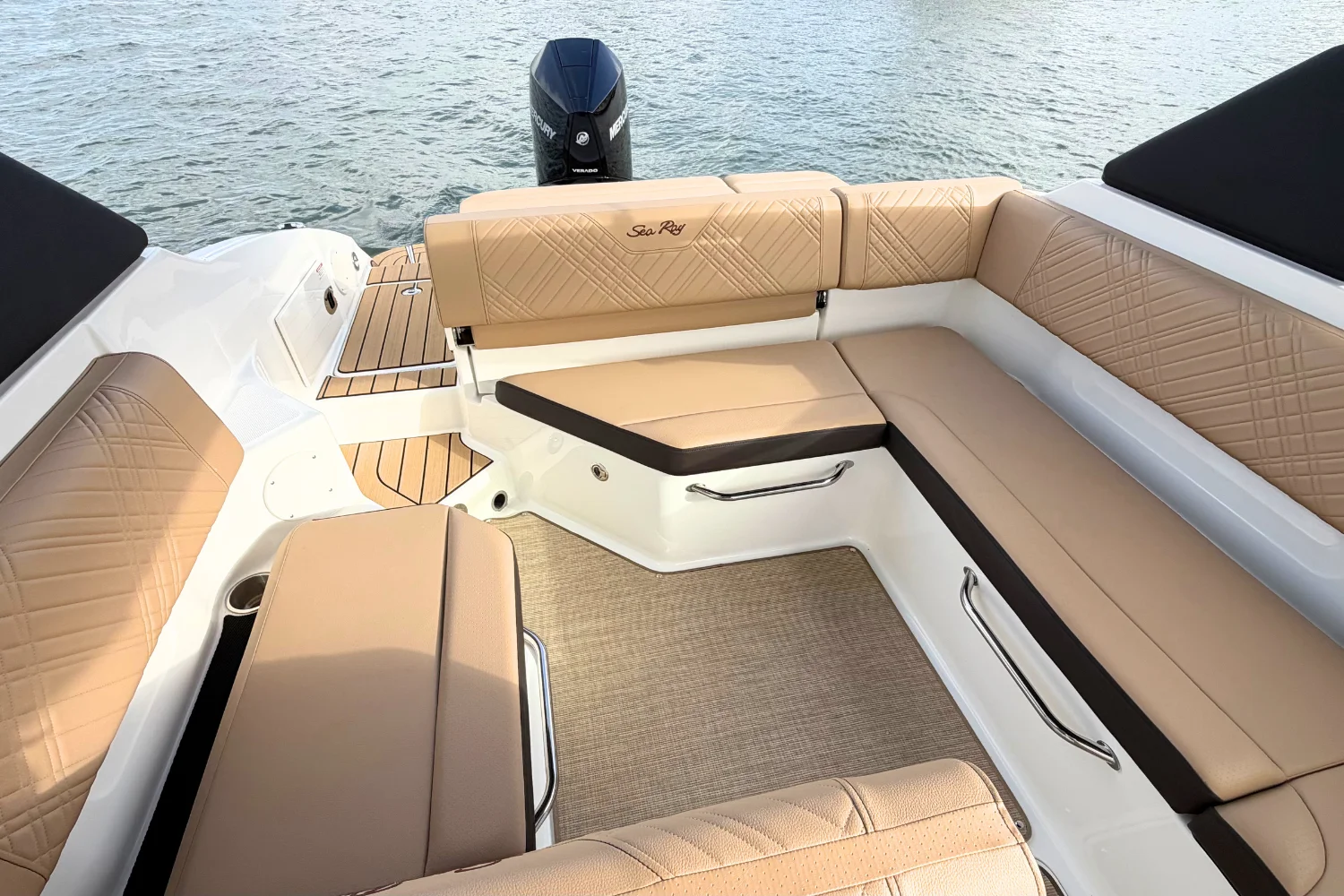 2026 Sea Ray SDX 250 Outboard Image Thumbnail #12