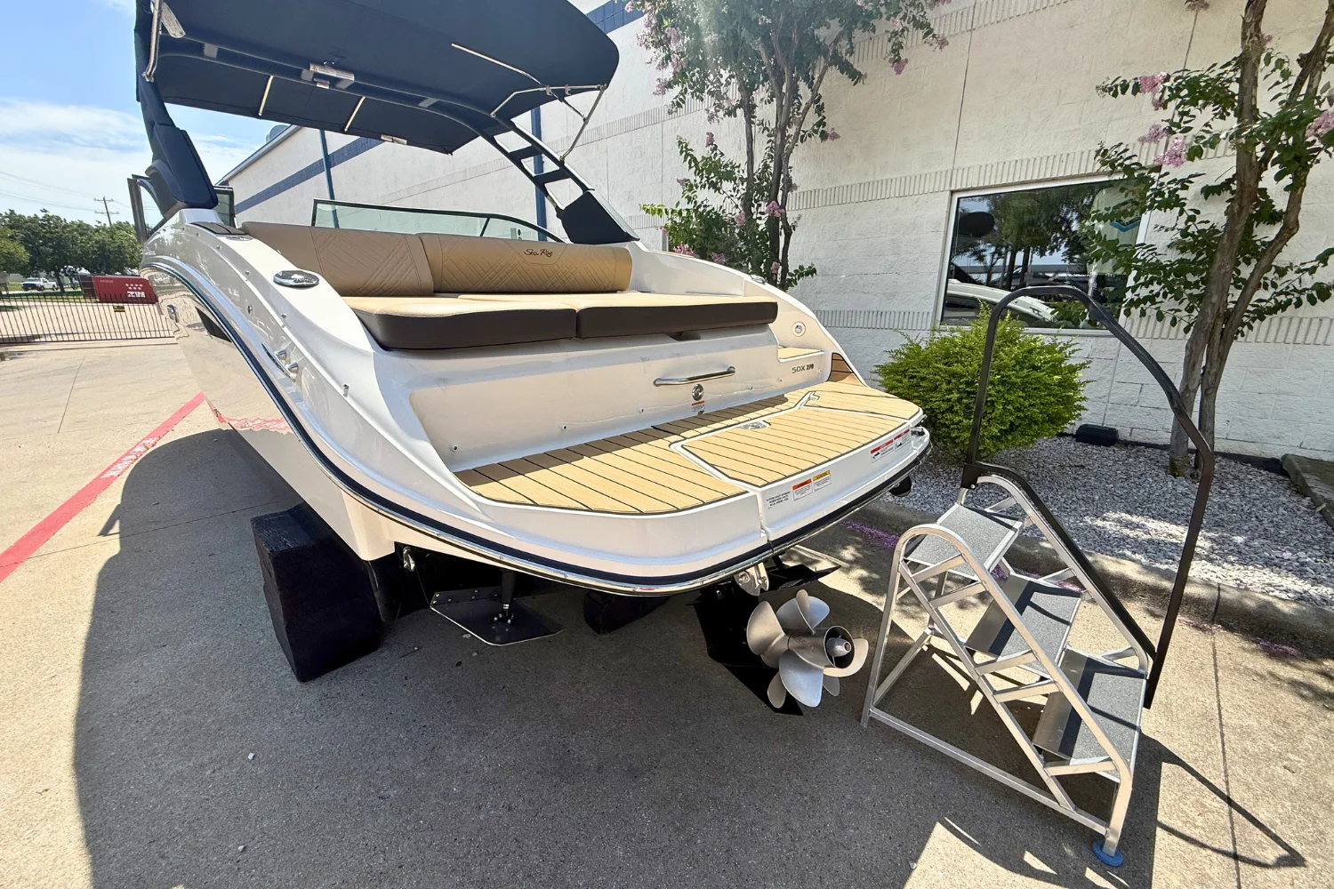 2026 Sea Ray SDX 270 Image Thumbnail #3