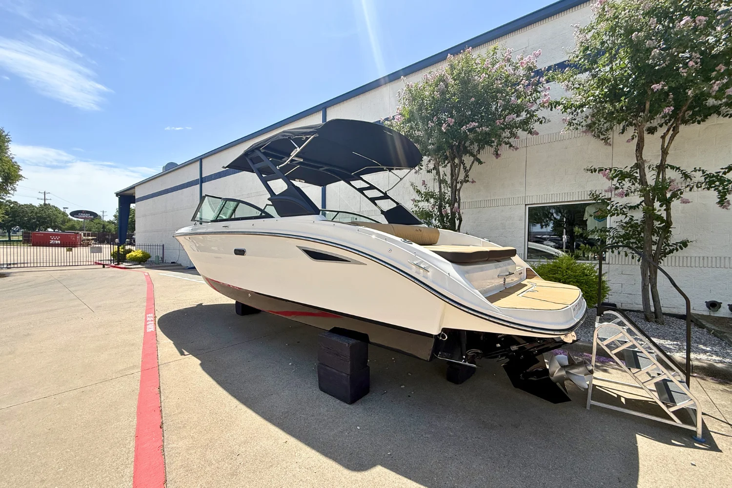 2026 Sea Ray SDX 270 Image Thumbnail #2