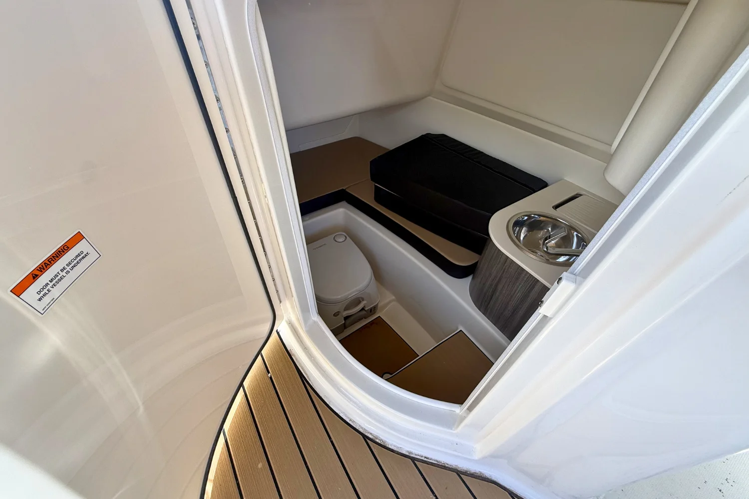 2026 Sea Ray SDX 270 Image Thumbnail #10