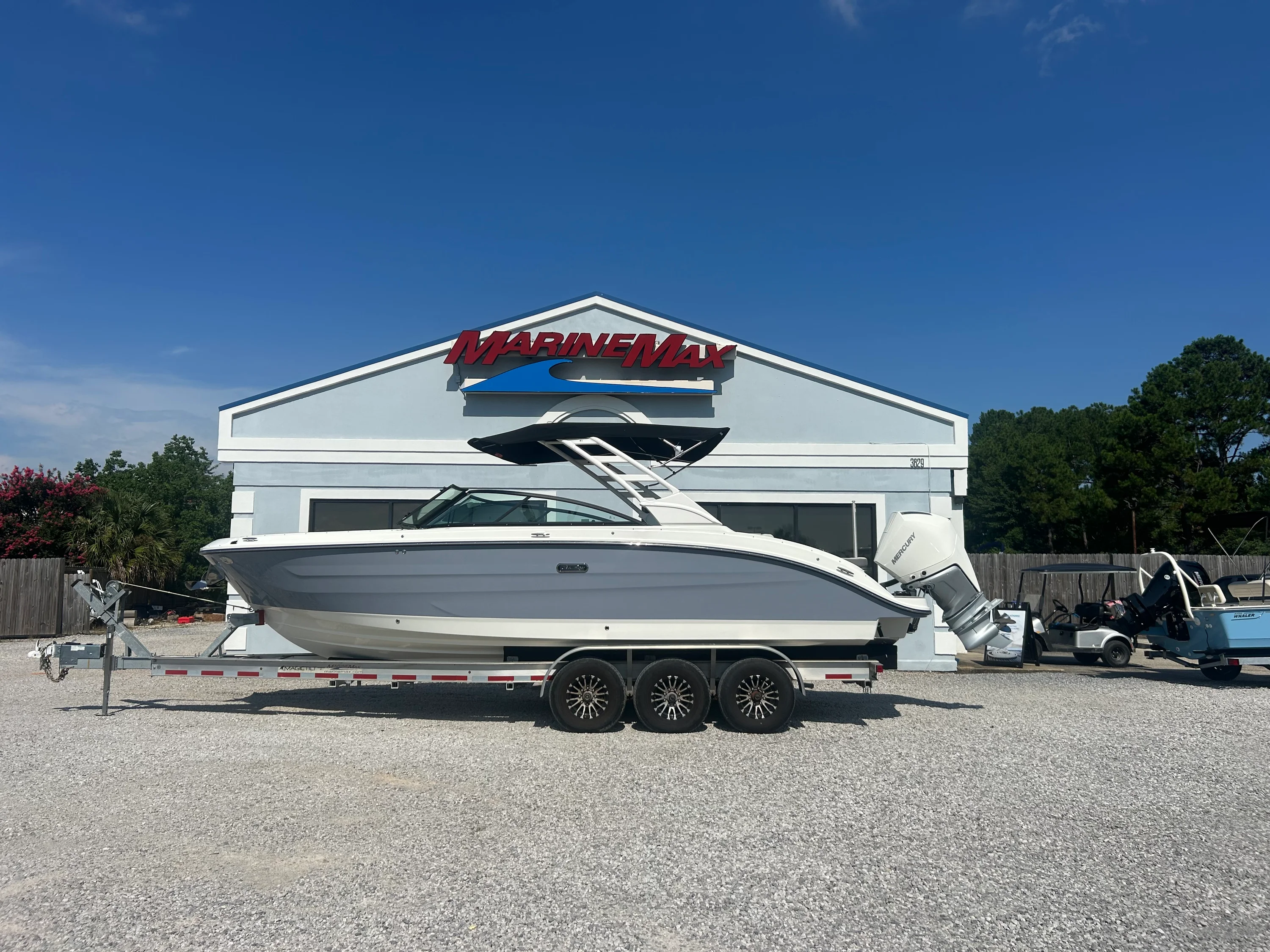 2027 Sea Ray SDX 270 Outboard Image Thumbnail #1