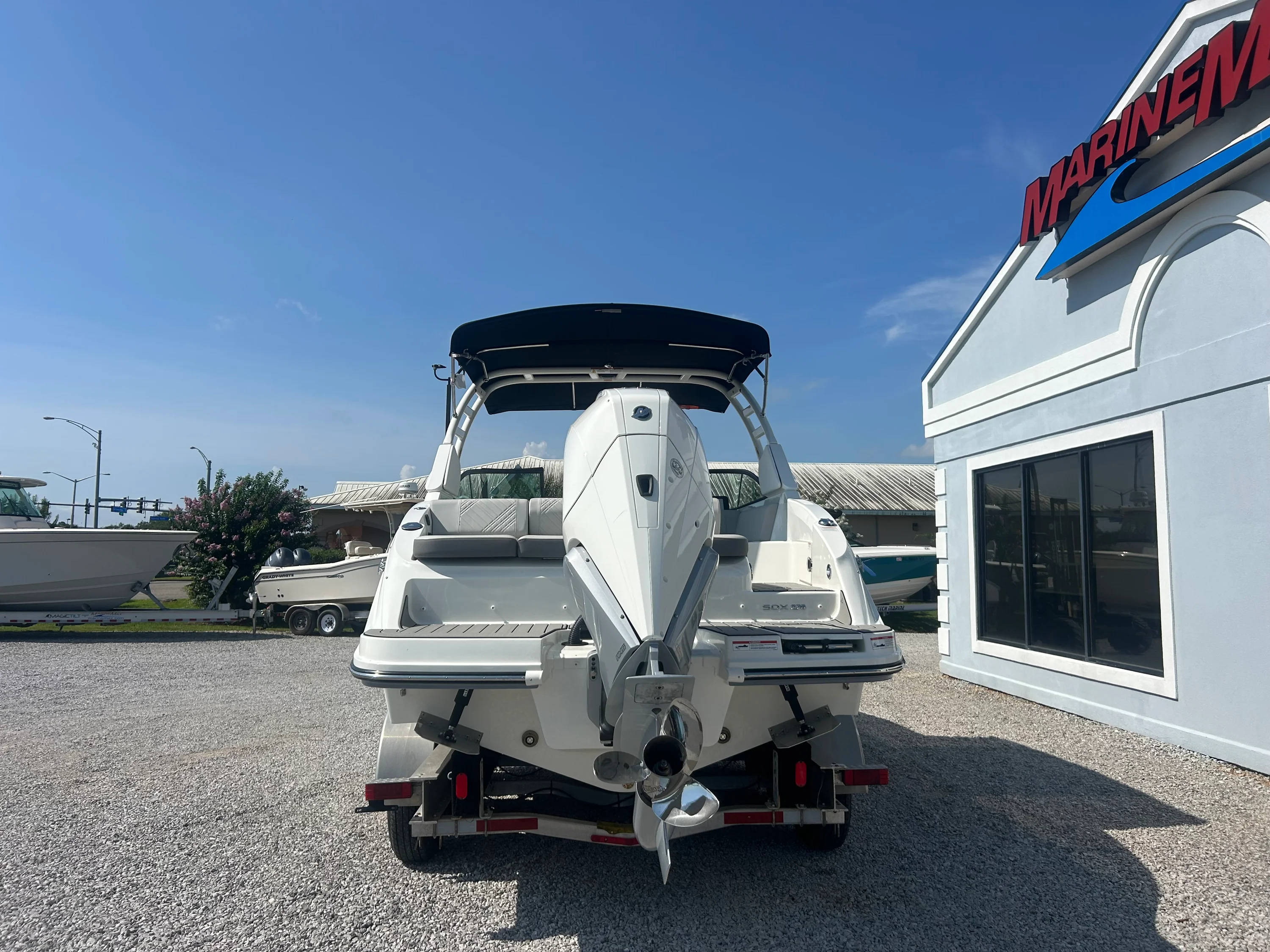 2027 Sea Ray SDX 270 Outboard Image Thumbnail #6