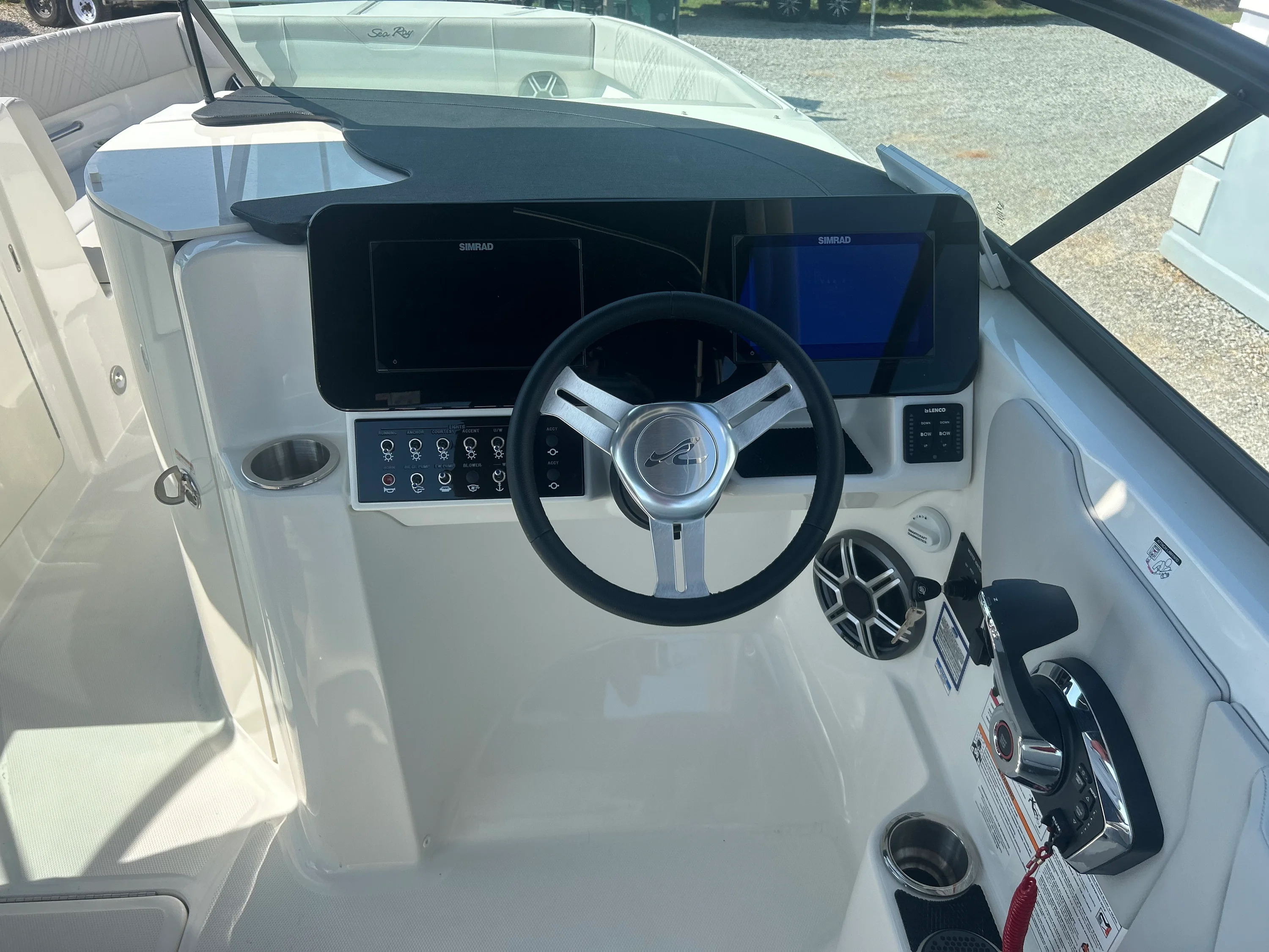 2027 Sea Ray SDX 270 Outboard Image Thumbnail #19