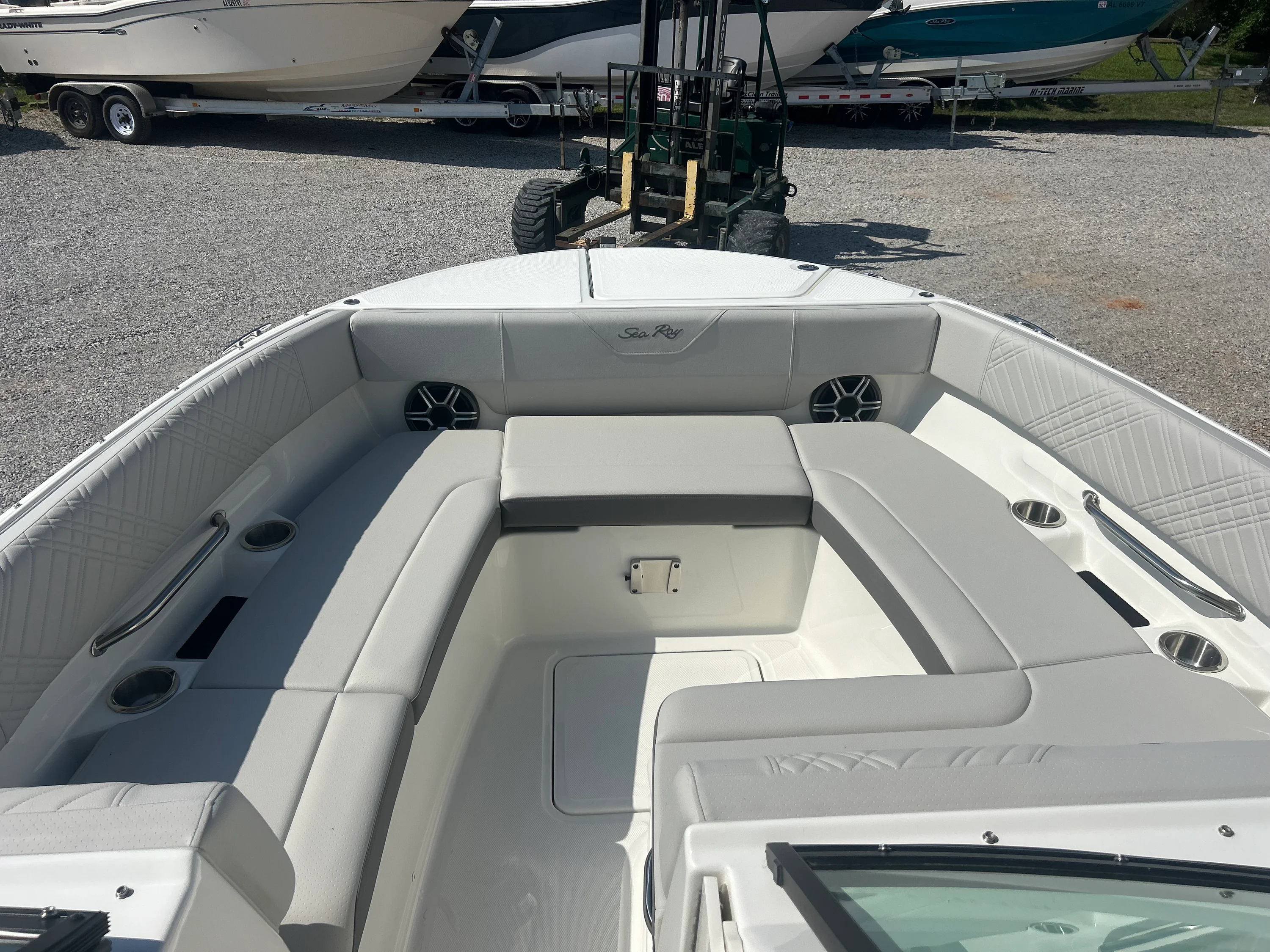 2027 Sea Ray SDX 270 Outboard Image Thumbnail #14