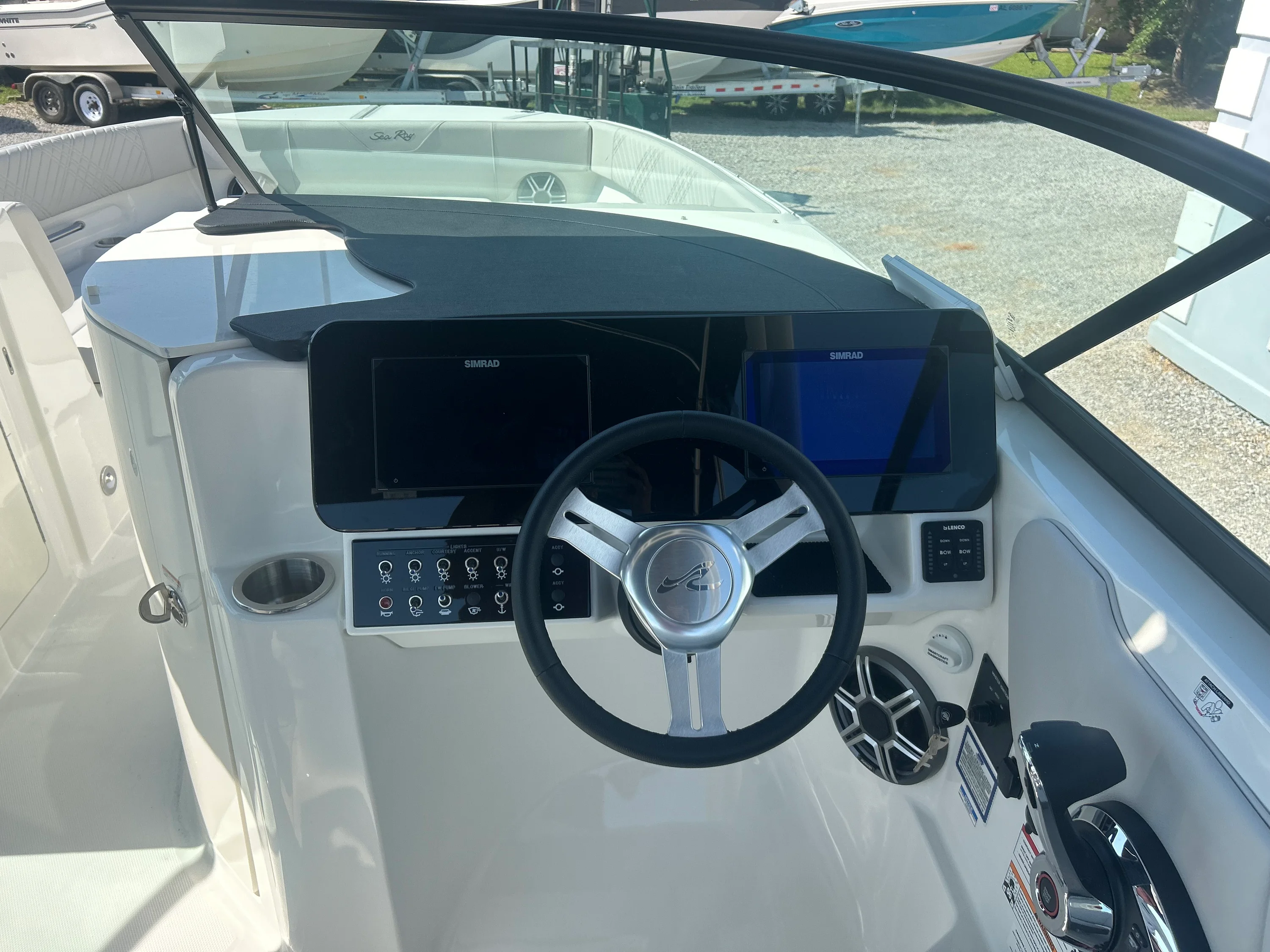 2027 Sea Ray SDX 270 Outboard Image Thumbnail #20