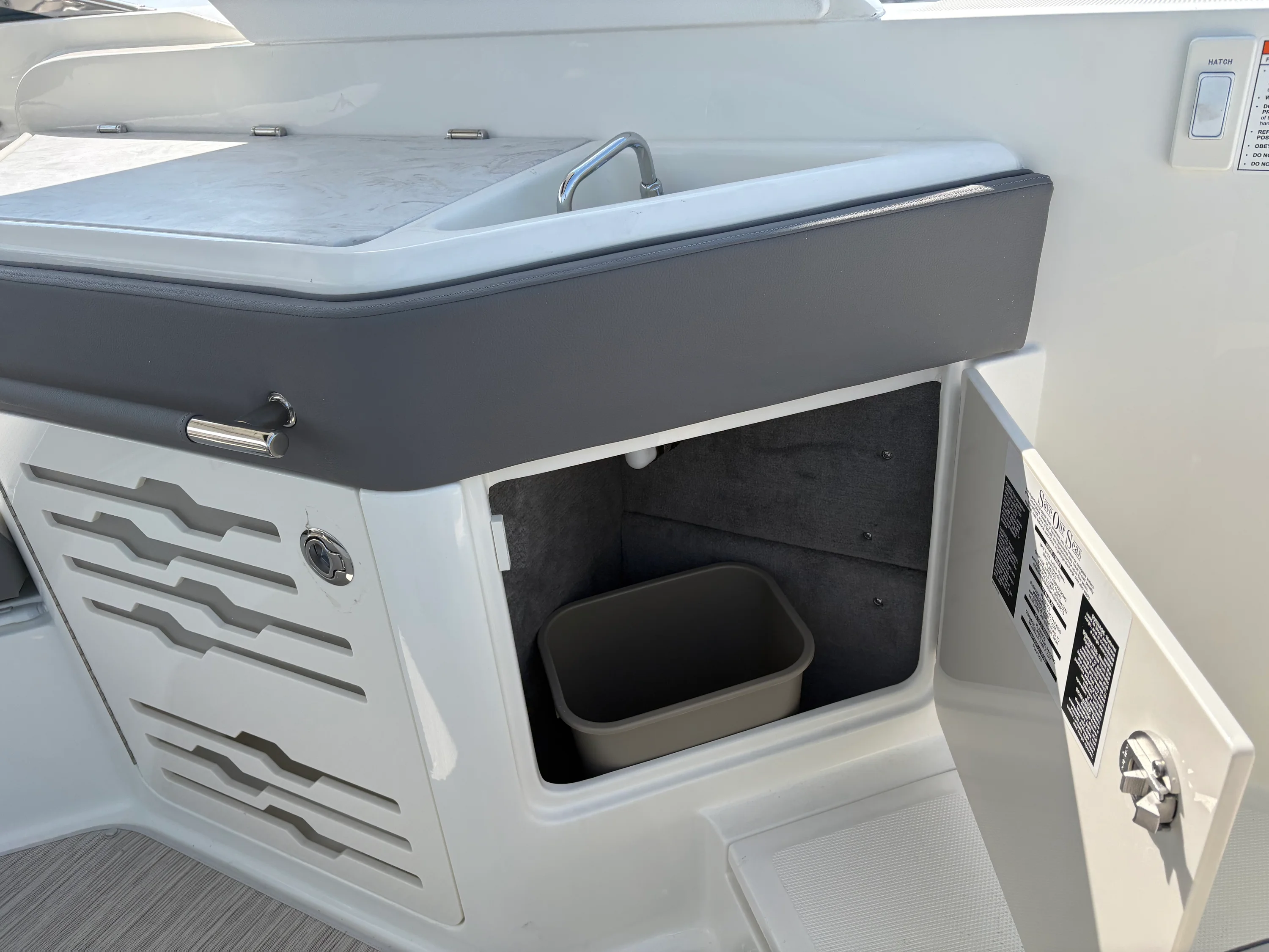 2026 Sea Ray SLX 310 Outboard Image Thumbnail #26