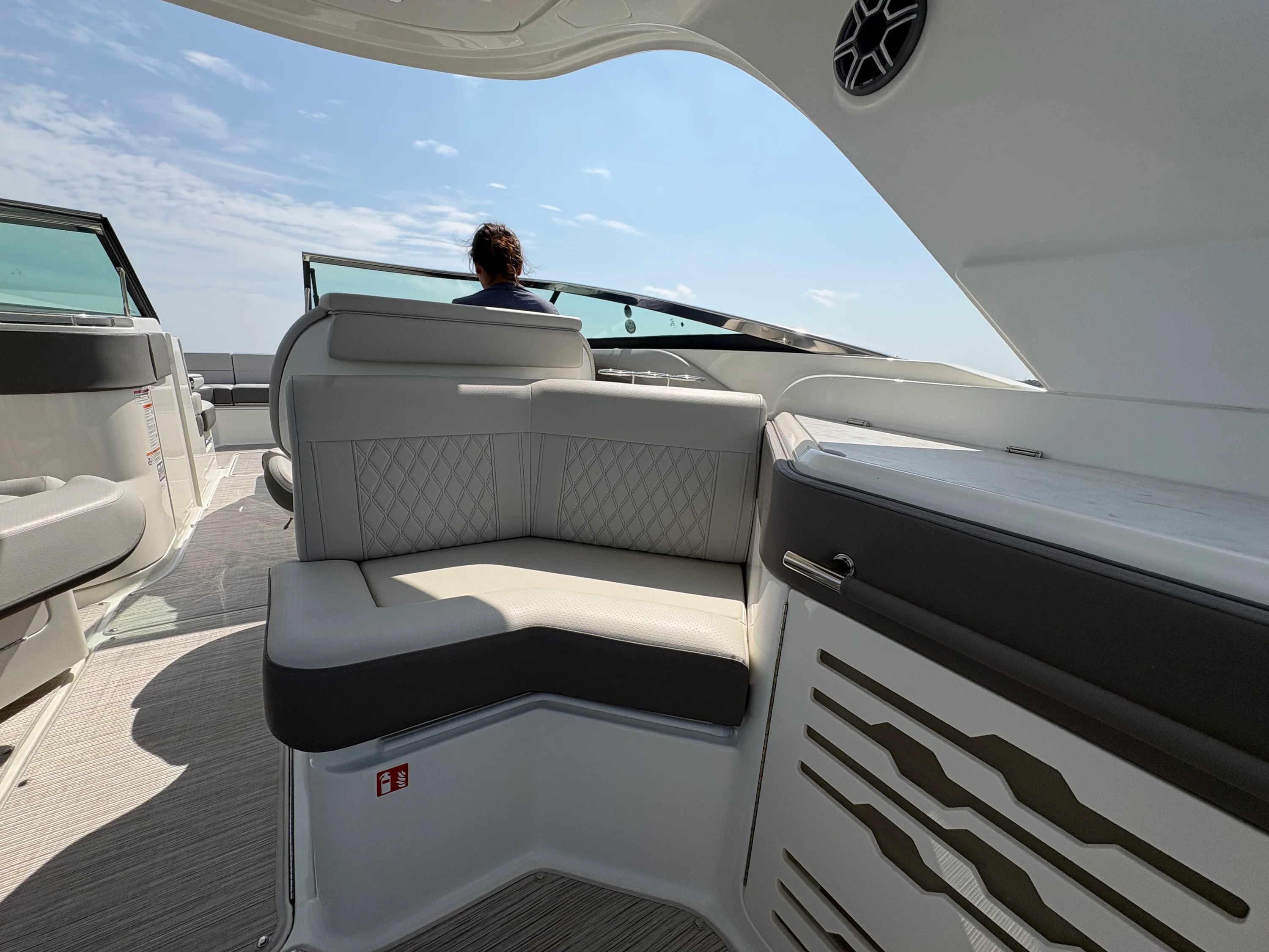 2026 Sea Ray SLX 310 Outboard Image Thumbnail #24