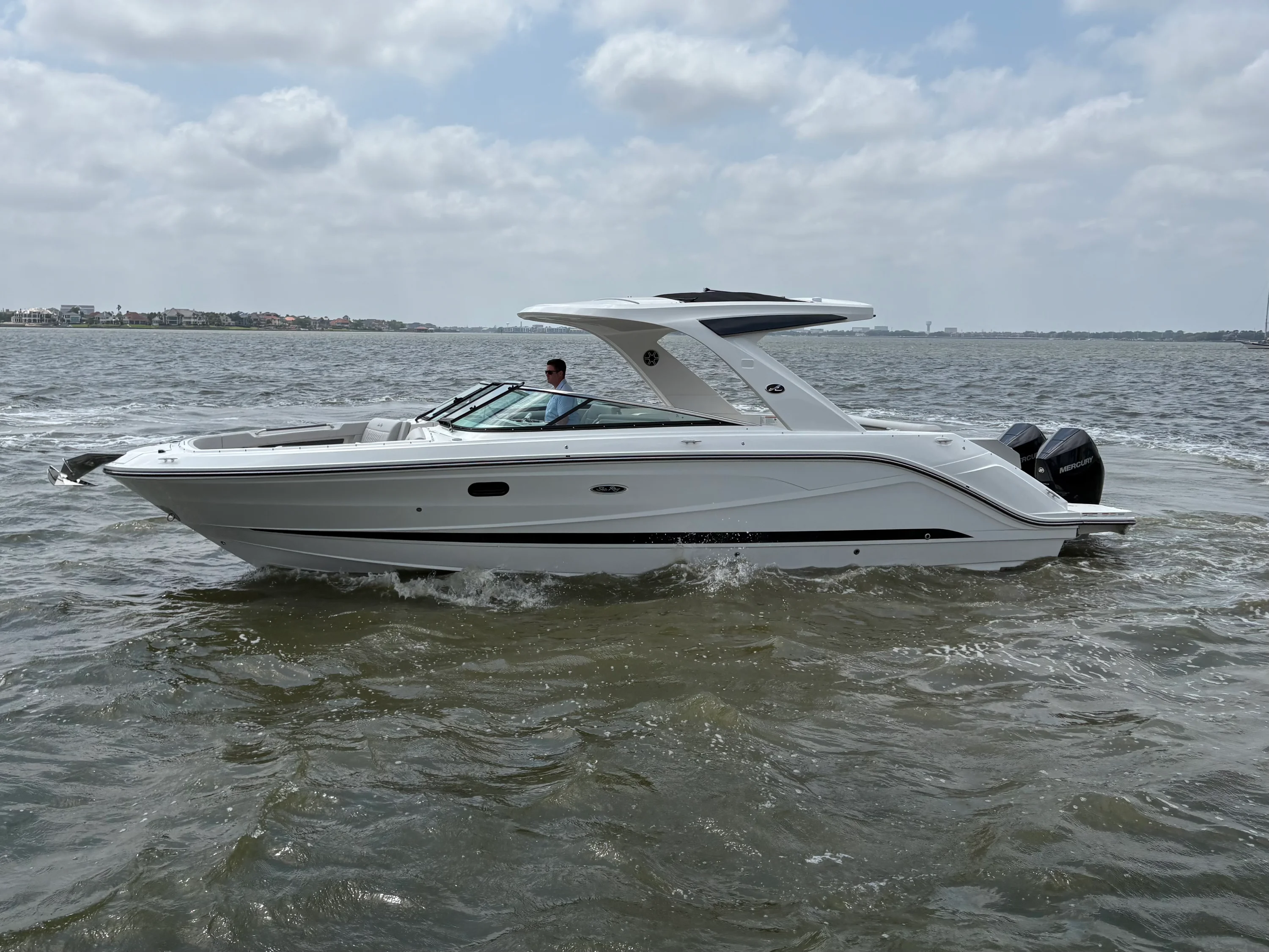 2026 Sea Ray SLX 310 Outboard Image Thumbnail #13