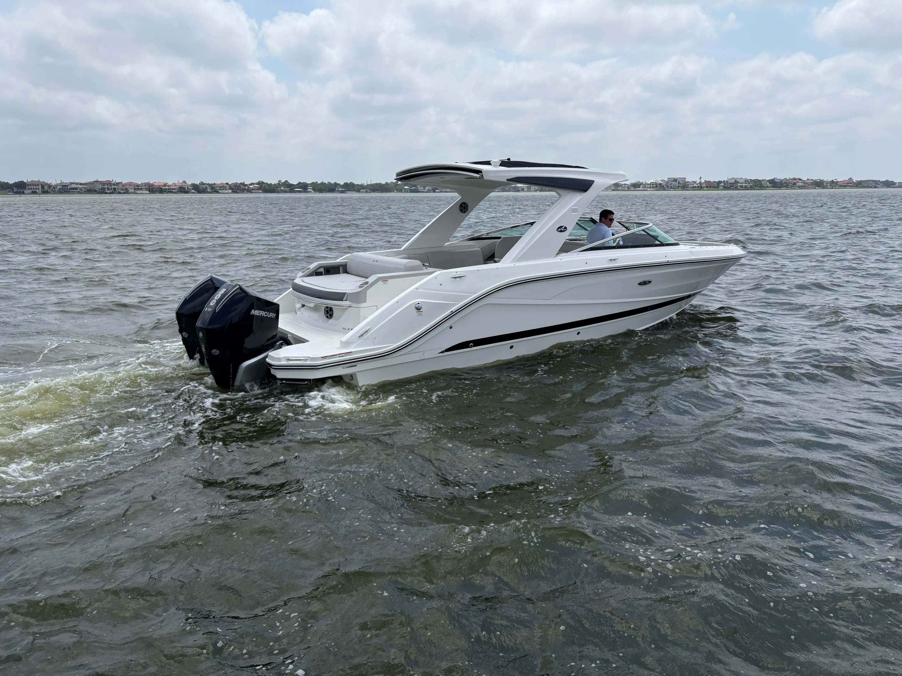 2026 Sea Ray SLX 310 Outboard Image Thumbnail #8