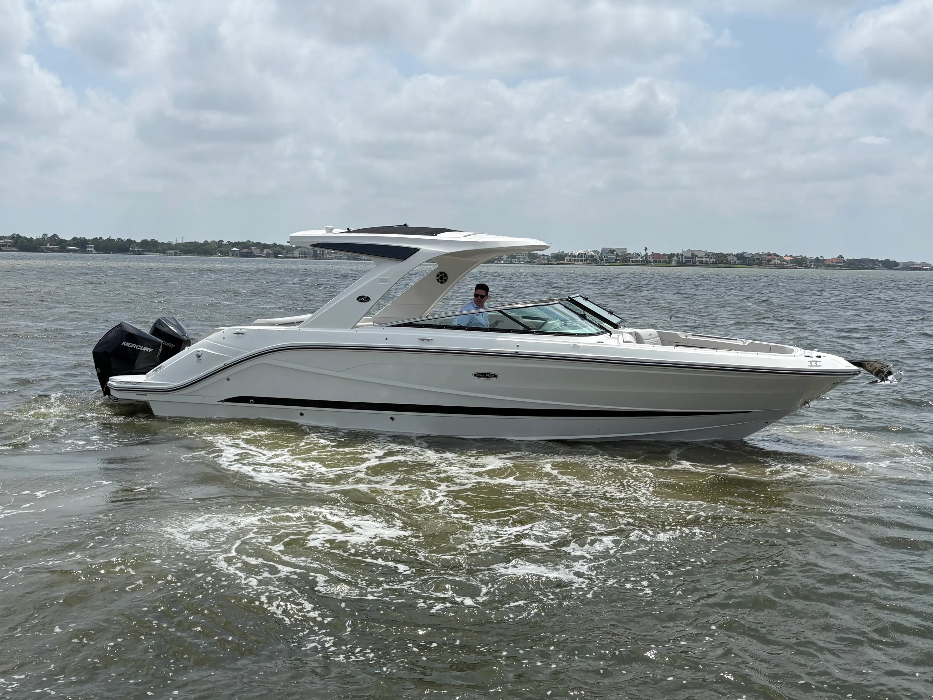 2026 Sea Ray SLX 310 Outboard Image Thumbnail #8
