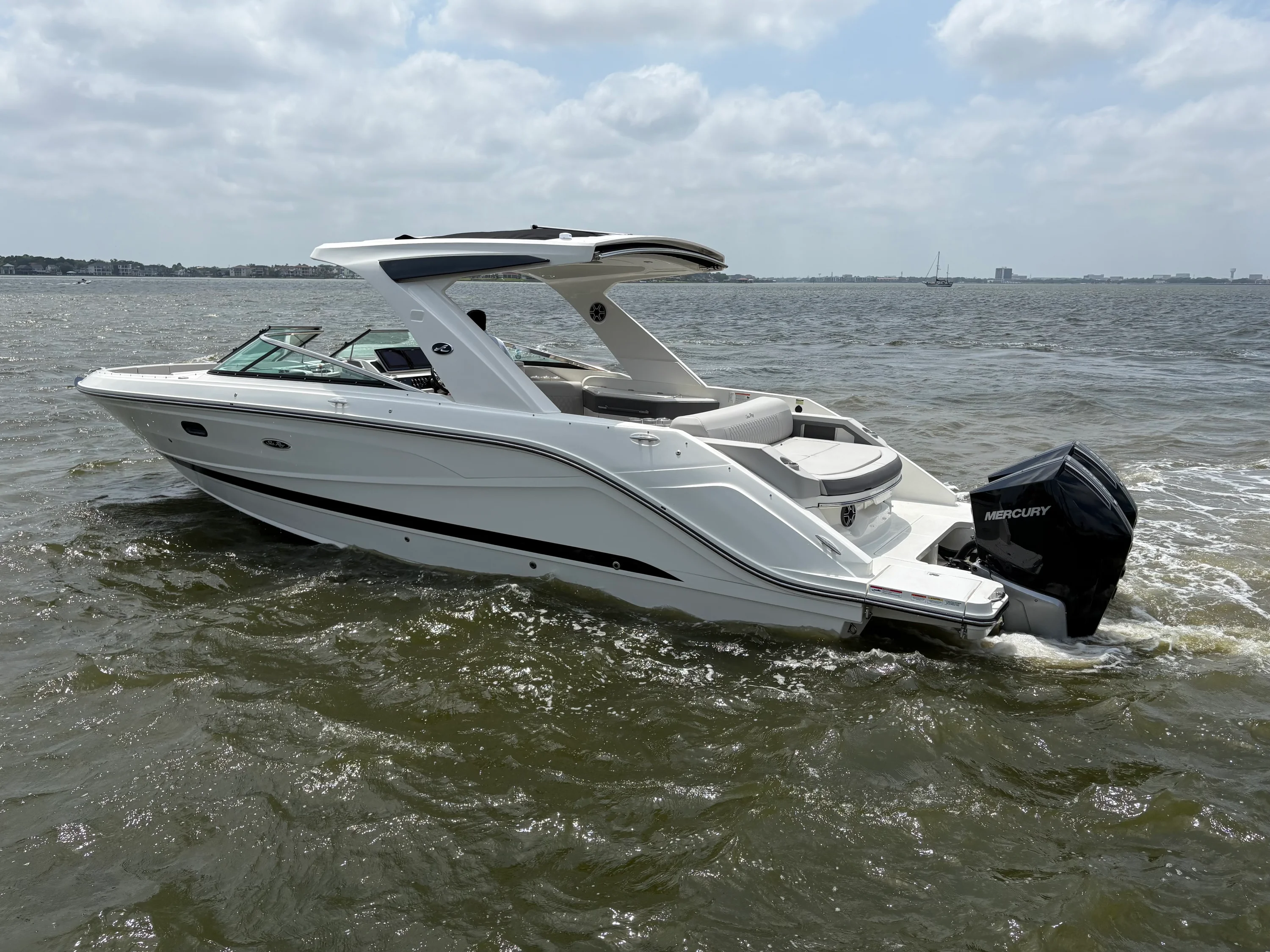 2026 Sea Ray SLX 310 Outboard Image Thumbnail #1