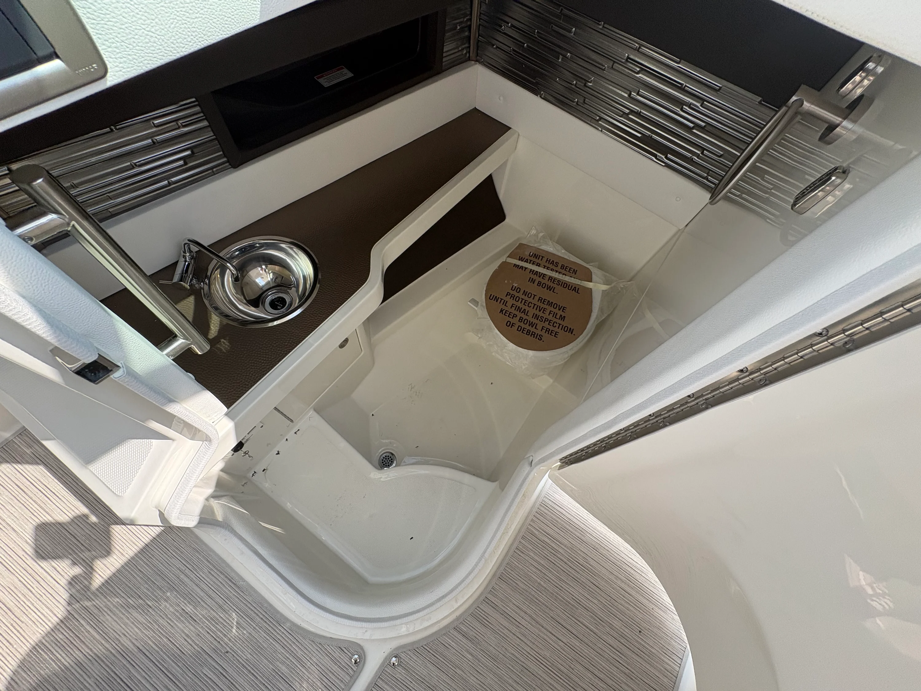 2026 Sea Ray SLX 310 Outboard Image Thumbnail #29
