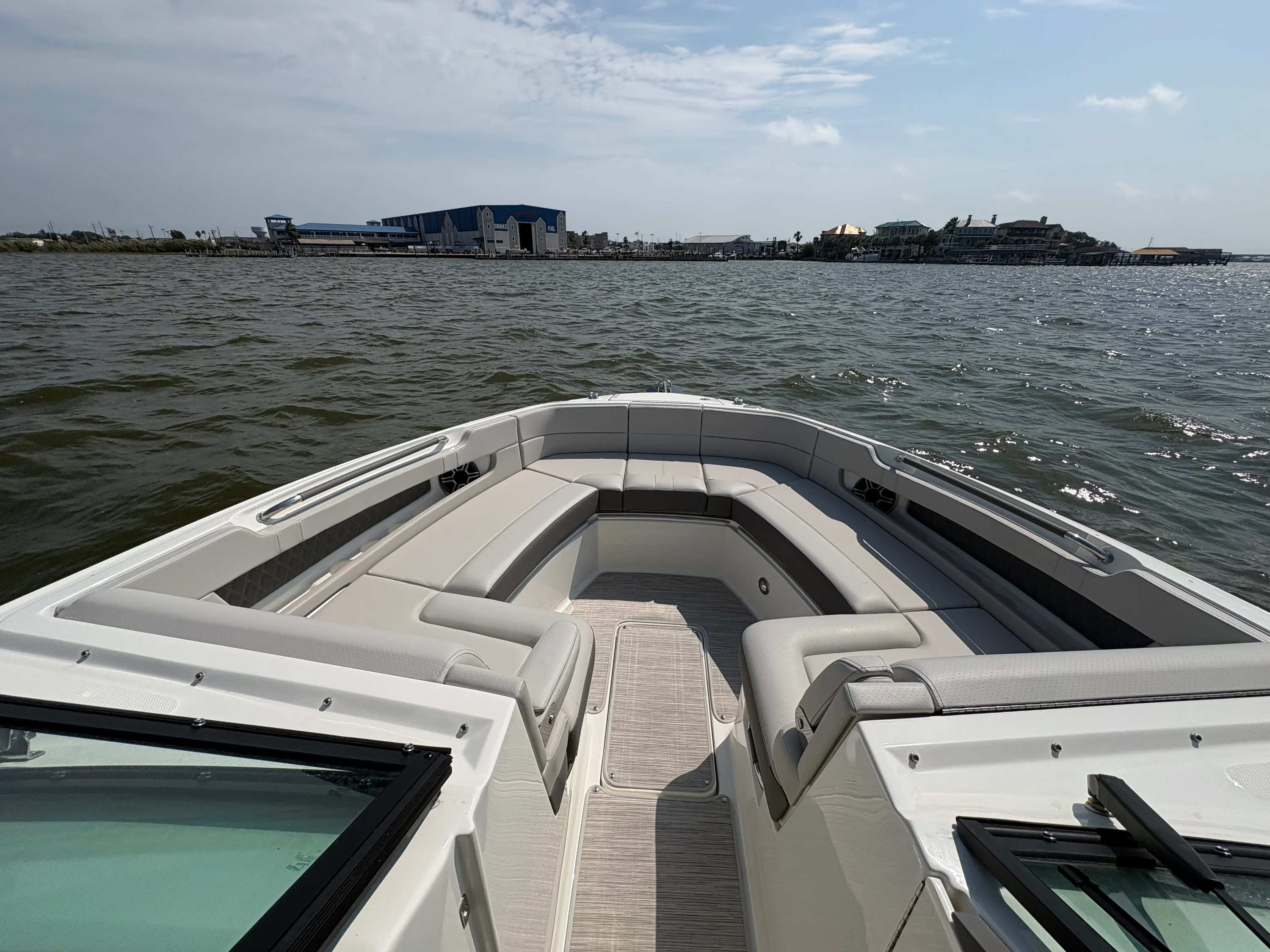 2026 Sea Ray SLX 310 Outboard Image Thumbnail #23
