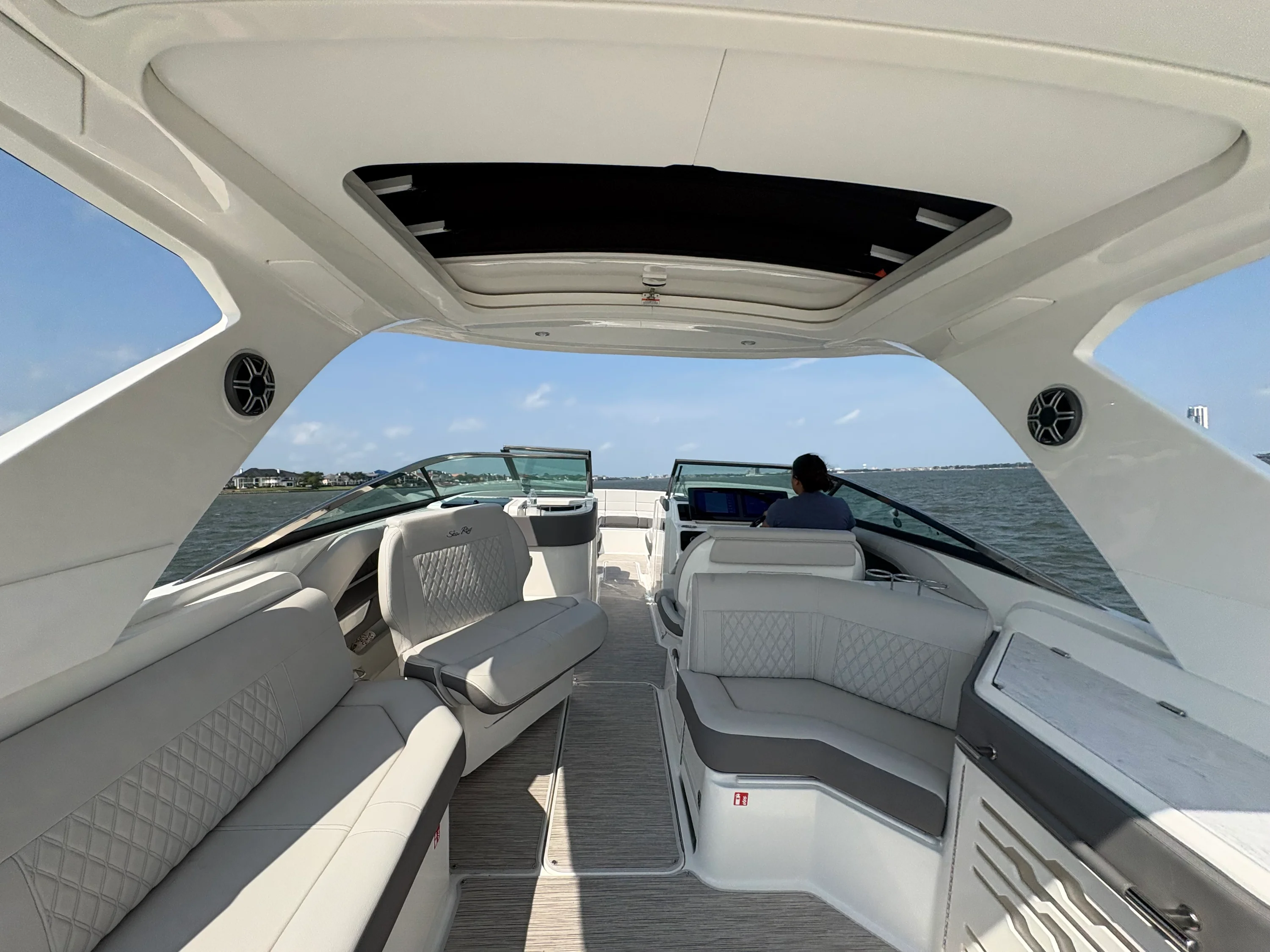 2026 Sea Ray SLX 310 Outboard Image Thumbnail #17