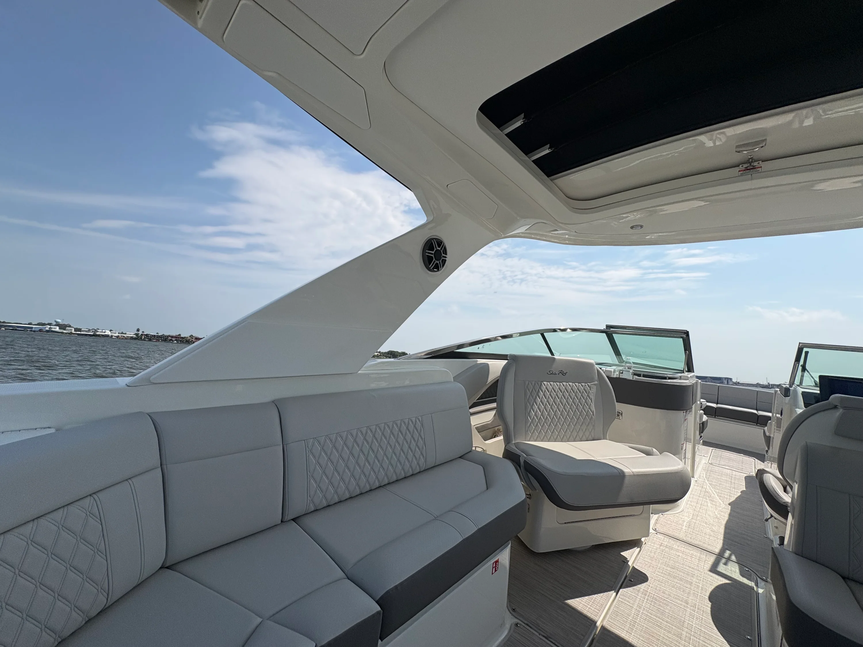 2026 Sea Ray SLX 310 Outboard Image Thumbnail #22