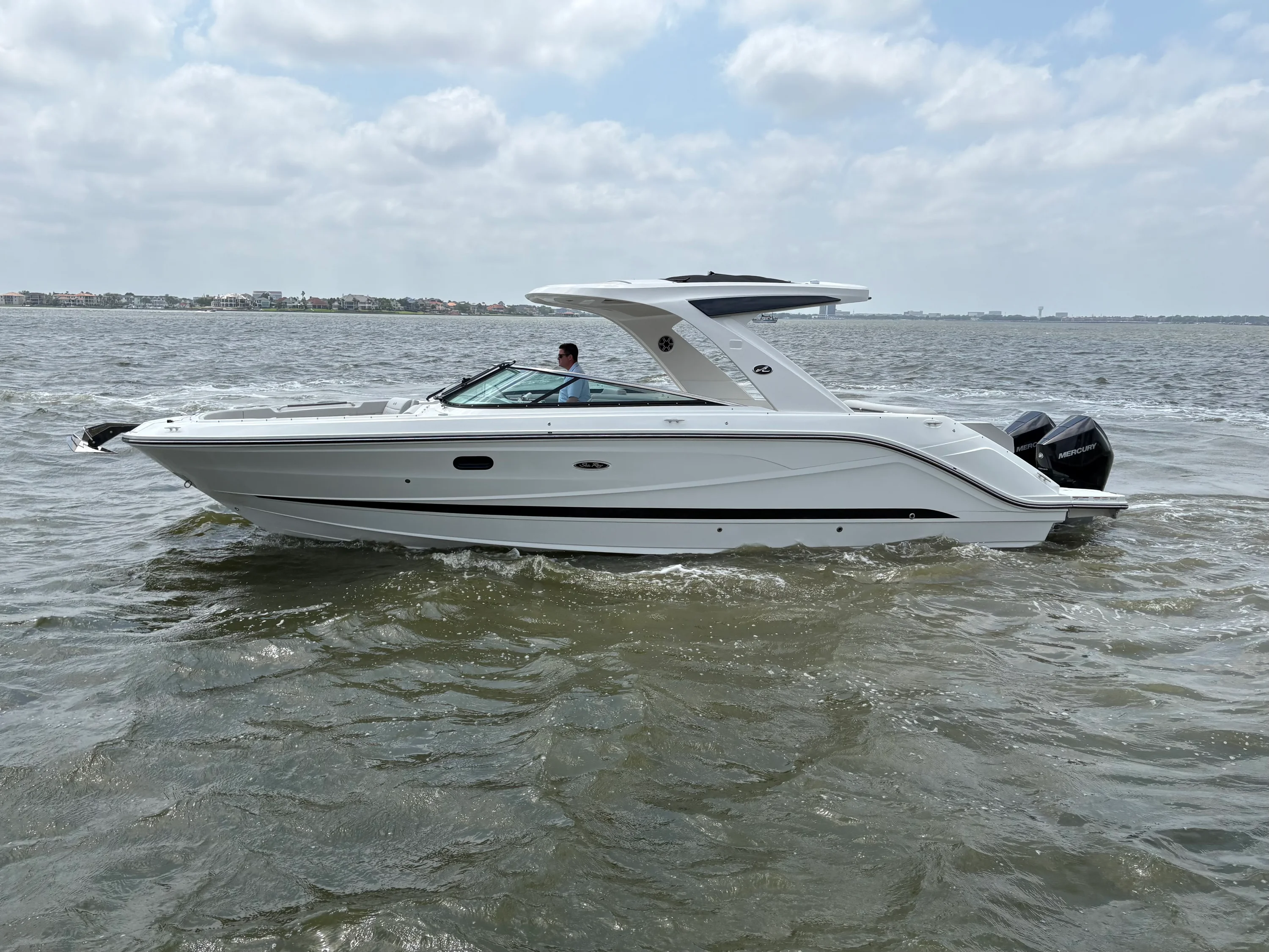2026 Sea Ray SLX 310 Outboard Image Thumbnail #0
