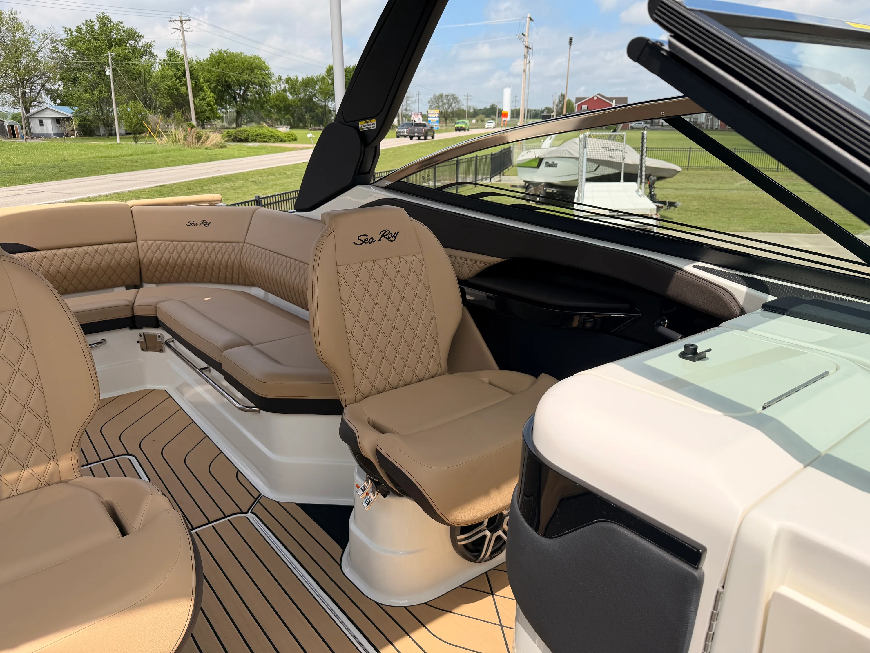 2026 Sea Ray SLX 280 Image Thumbnail #17