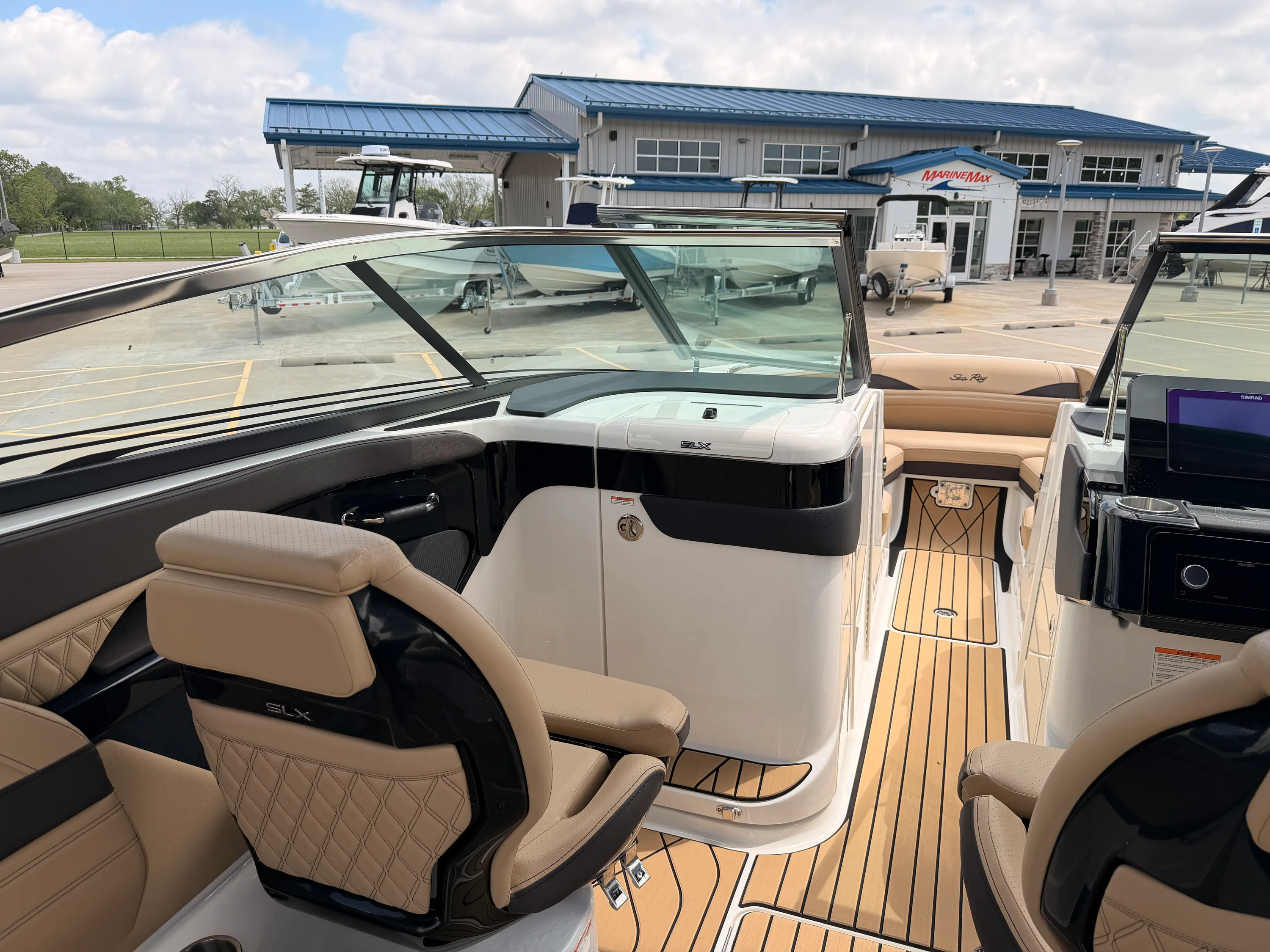 2026 Sea Ray SLX 280 Image Thumbnail #16