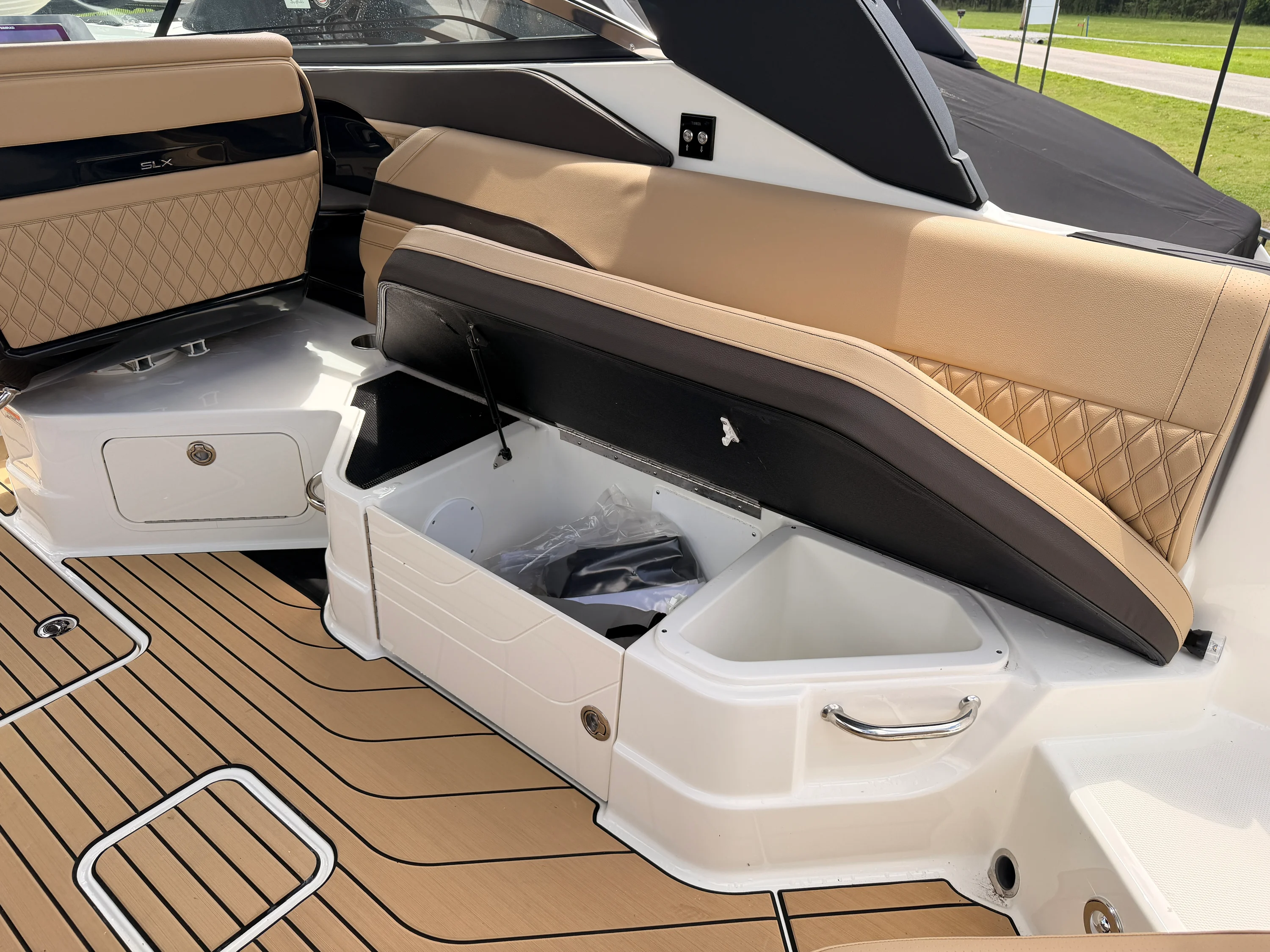 2026 Sea Ray SLX 280 Image Thumbnail #13