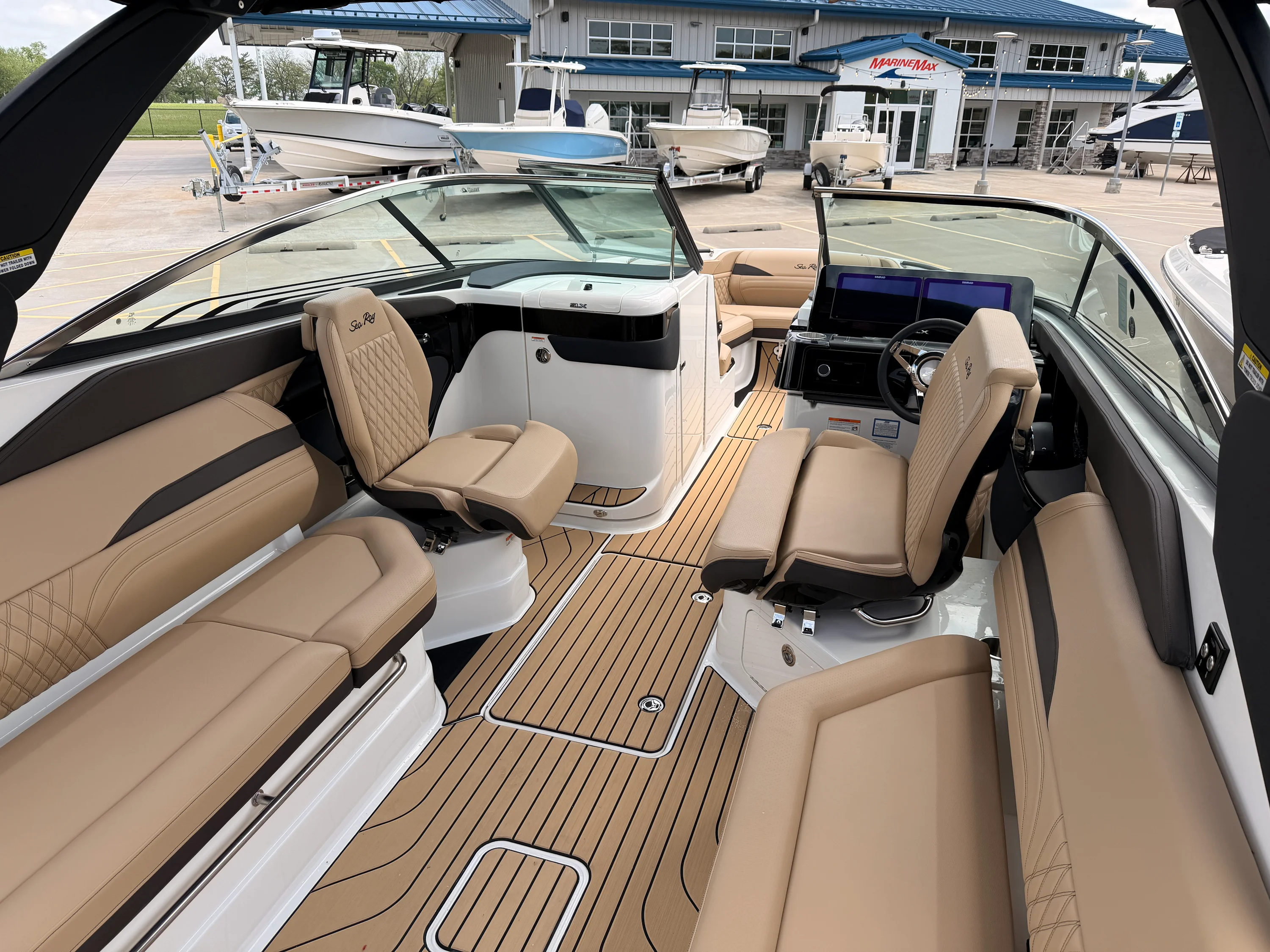 2026 Sea Ray SLX 280 Image Thumbnail #14