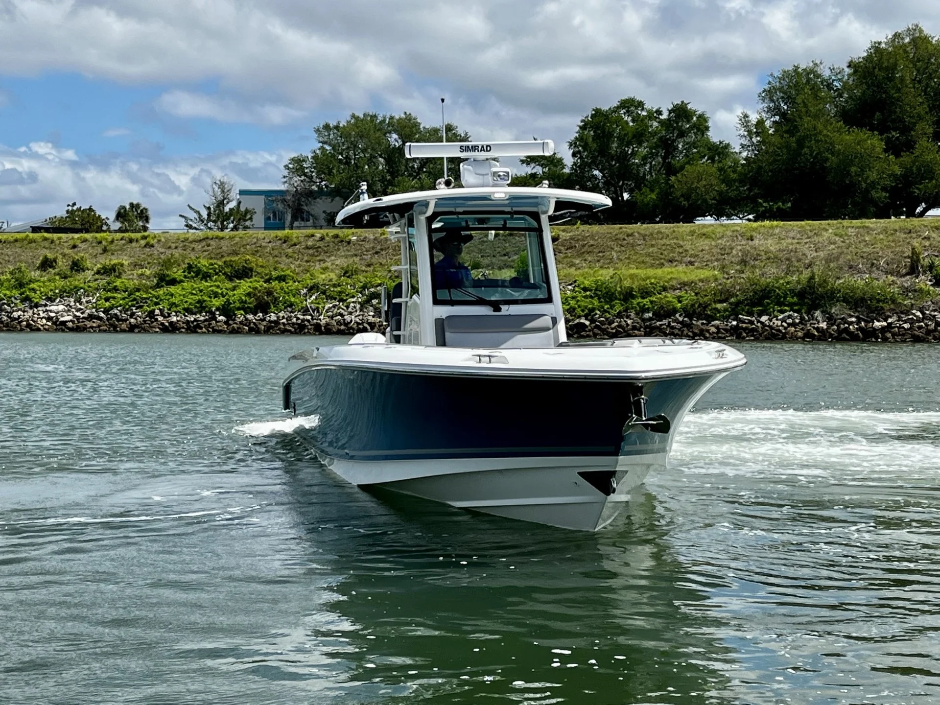 2023 Boston Whaler 330 OUTRAGE Image Thumbnail #6