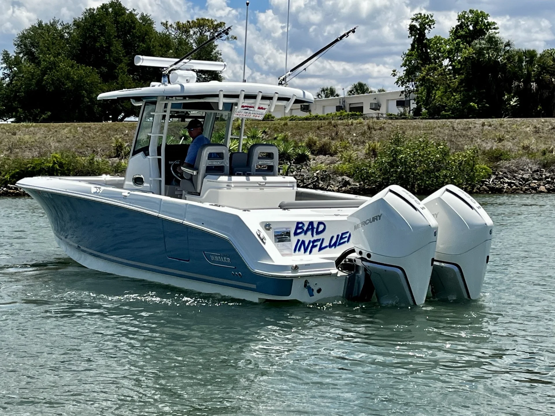 2023 Boston Whaler 330 OUTRAGE Image Thumbnail #9