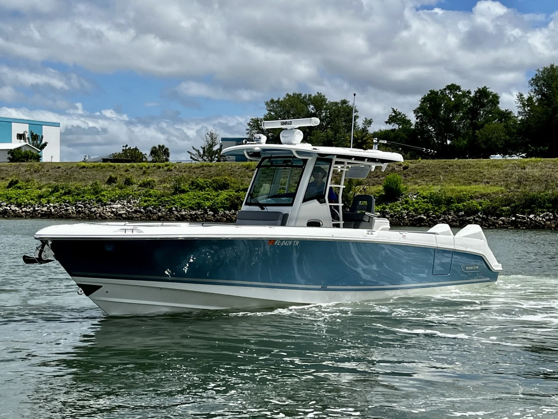 2023 Boston Whaler 330 OUTRAGE Image Thumbnail #9