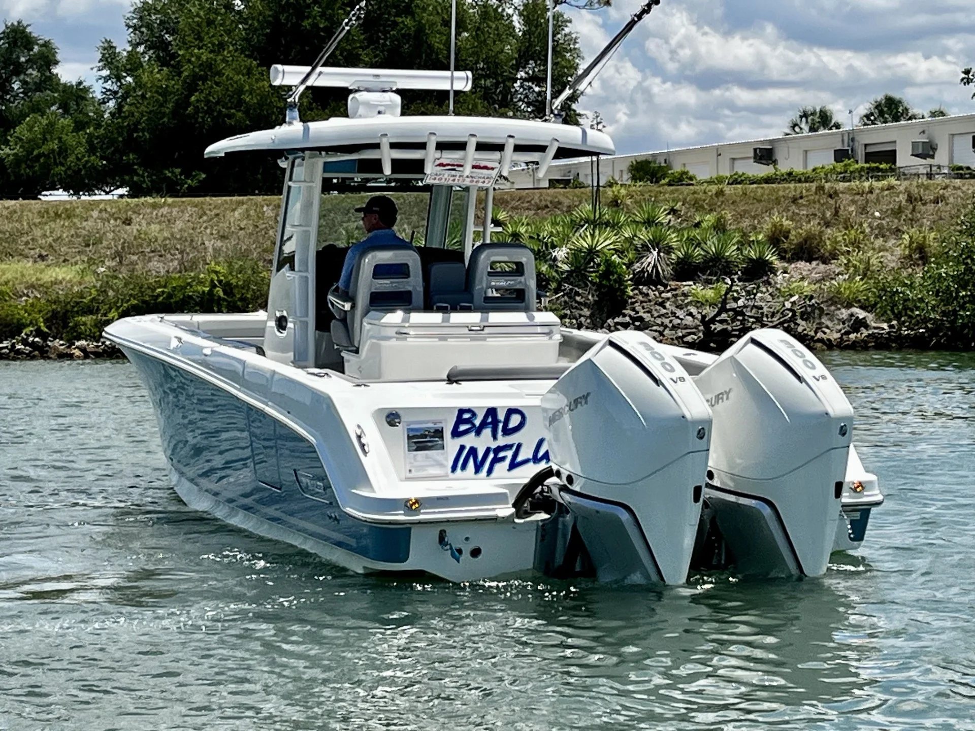 2023 Boston Whaler 330 OUTRAGE Image Thumbnail #10